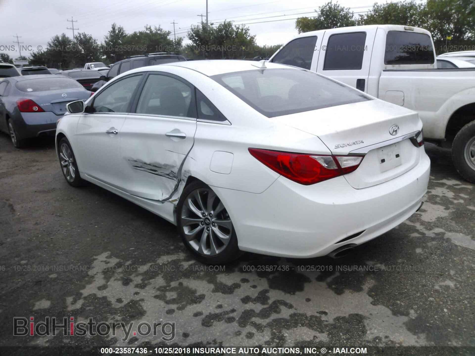 2012 Hyundai Sonata - VIN: 5NPEC4AC2CH451466 - Photo 3