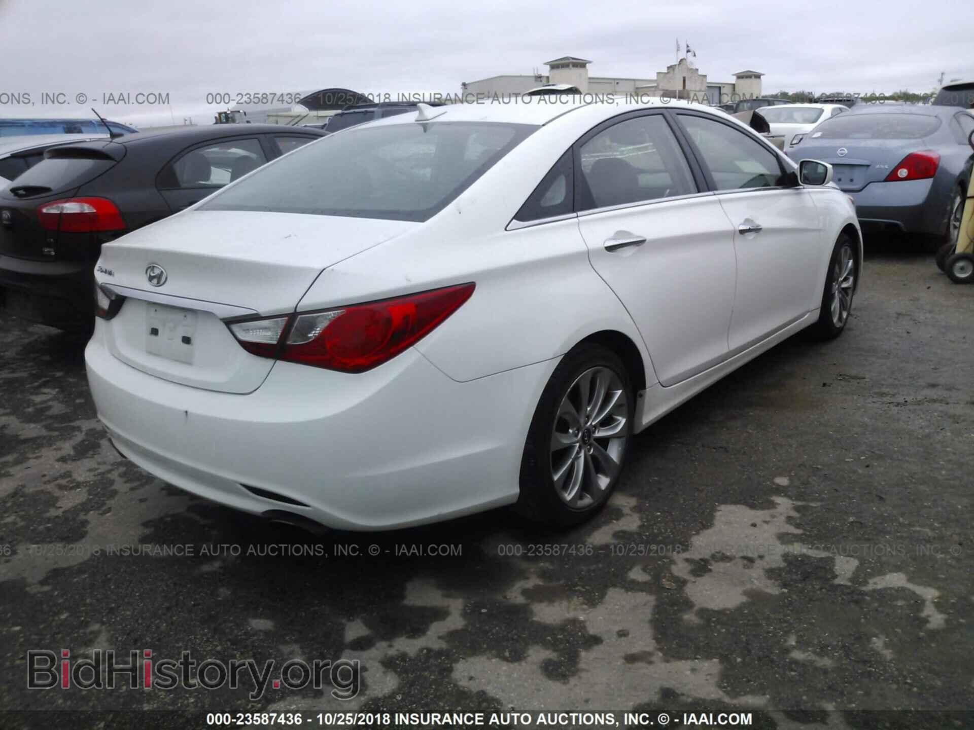2012 Hyundai Sonata - VIN: 5NPEC4AC2CH451466 - Photo 4