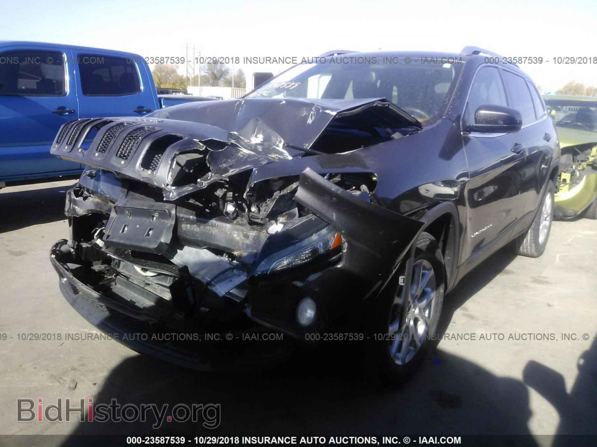 2015 Jeep Cherokee - VIN: 1C4PJMCSXFW615936 - Фото 2