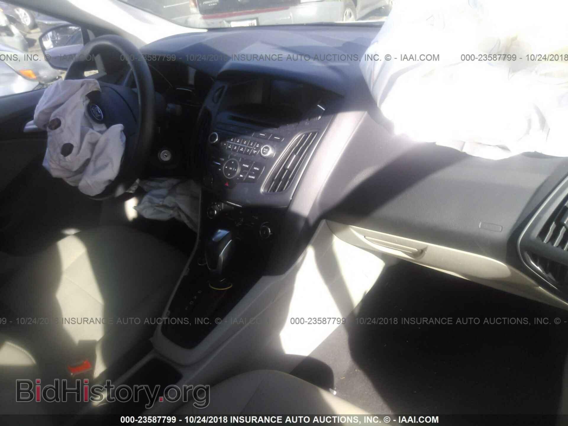 2016 Ford Focus - VIN: 1FADP3F21GL255925 - Photo 5