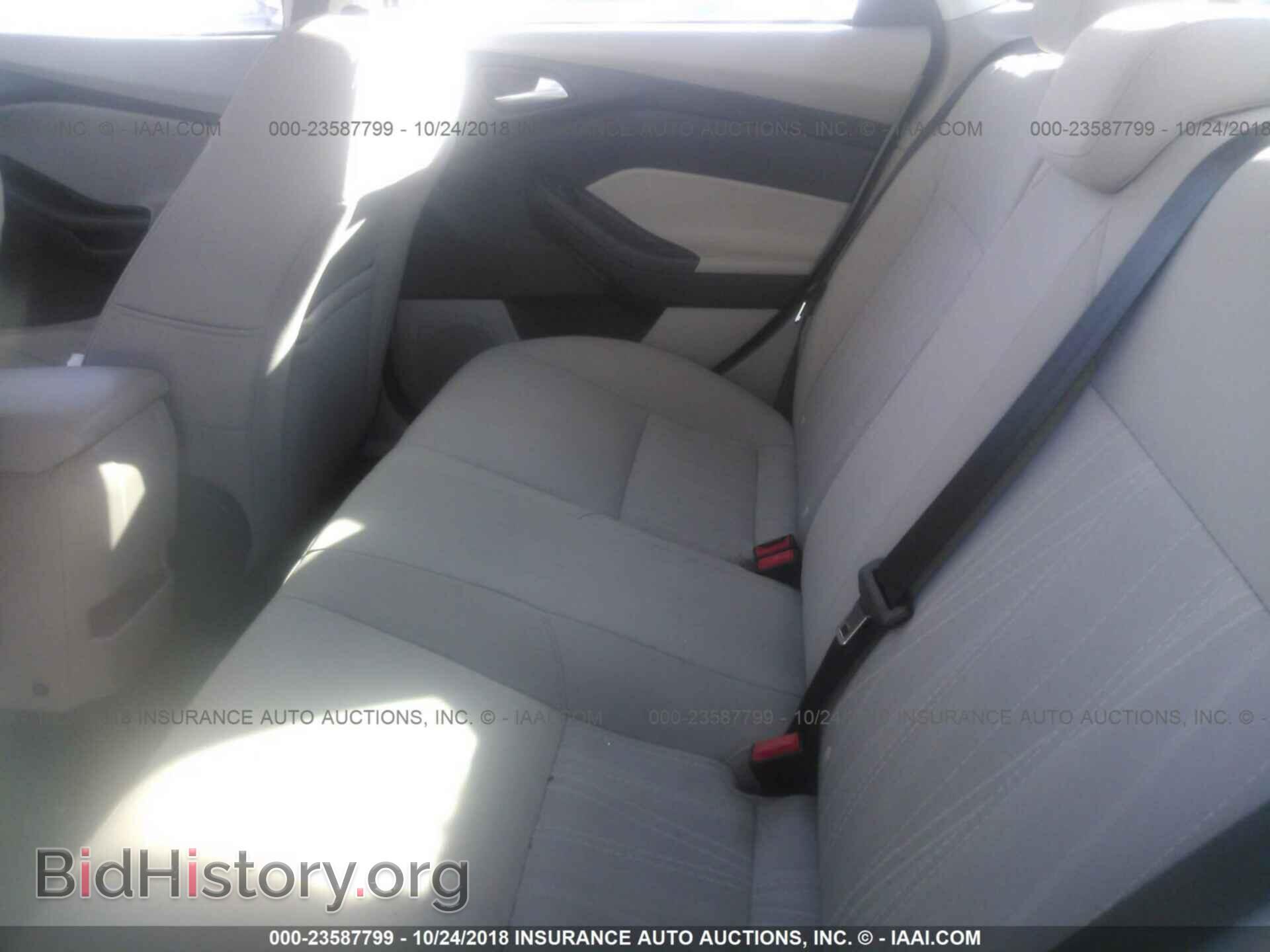 2016 Ford Focus - VIN: 1FADP3F21GL255925 - Photo 8