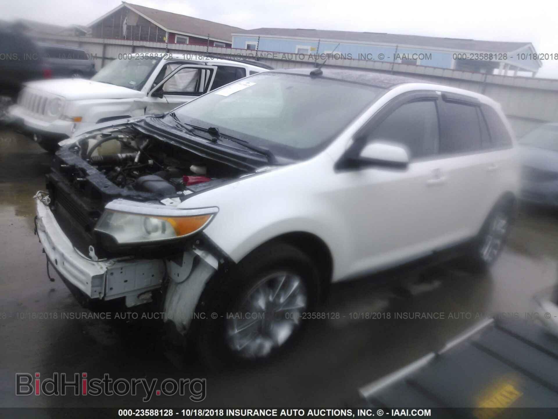 2012 Ford Edge - VIN: 2FMDK3J9XCBA10365 - Photo 2