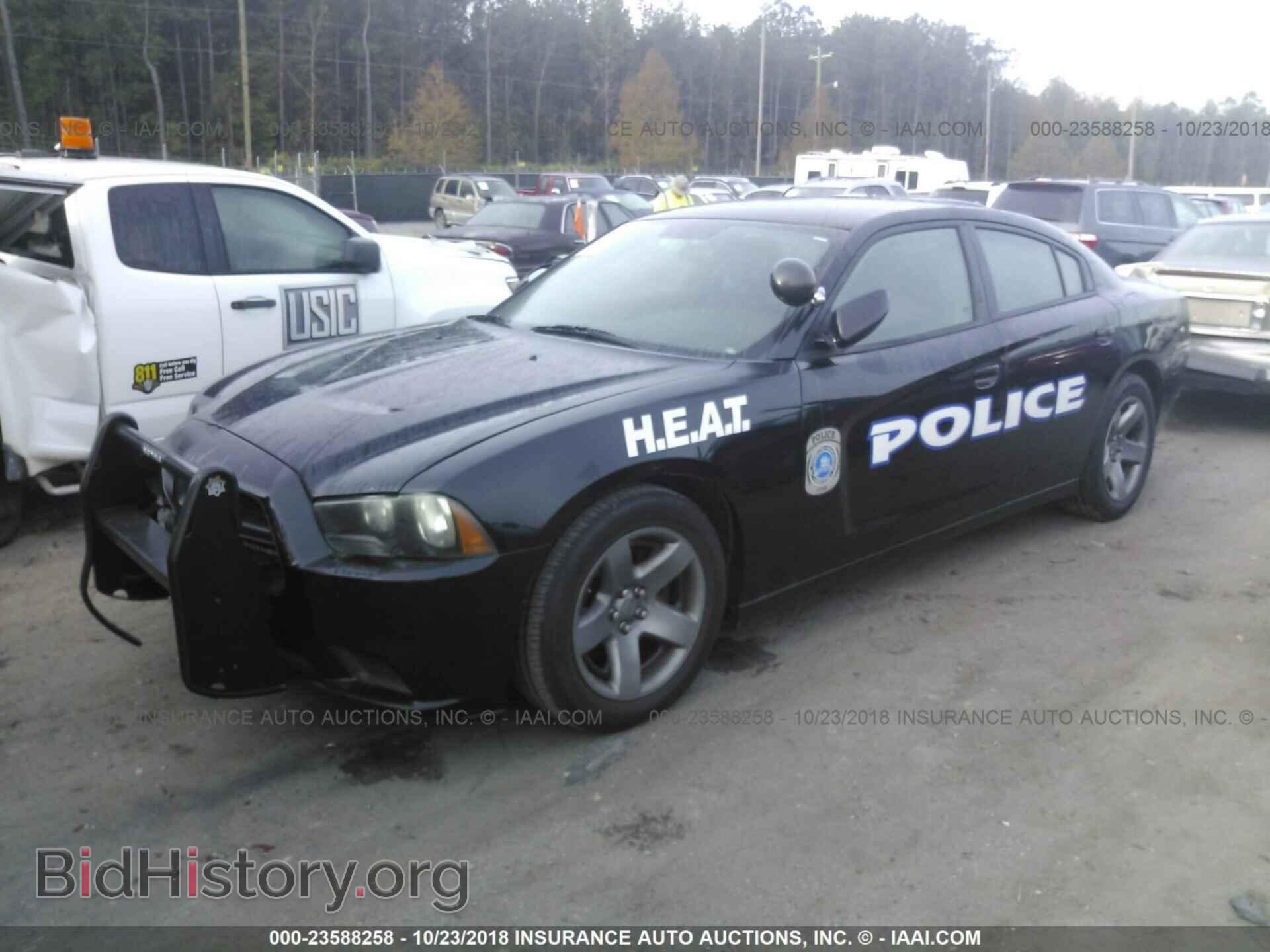 2012 Dodge Charger - VIN: 2C3CDXAT9CH135906 - Фото 2