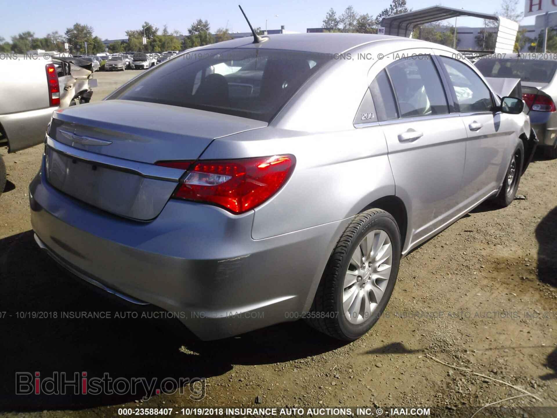 2014 Chrysler 200 - VIN: 1C3CCBAB3EN212065 - Photo 4