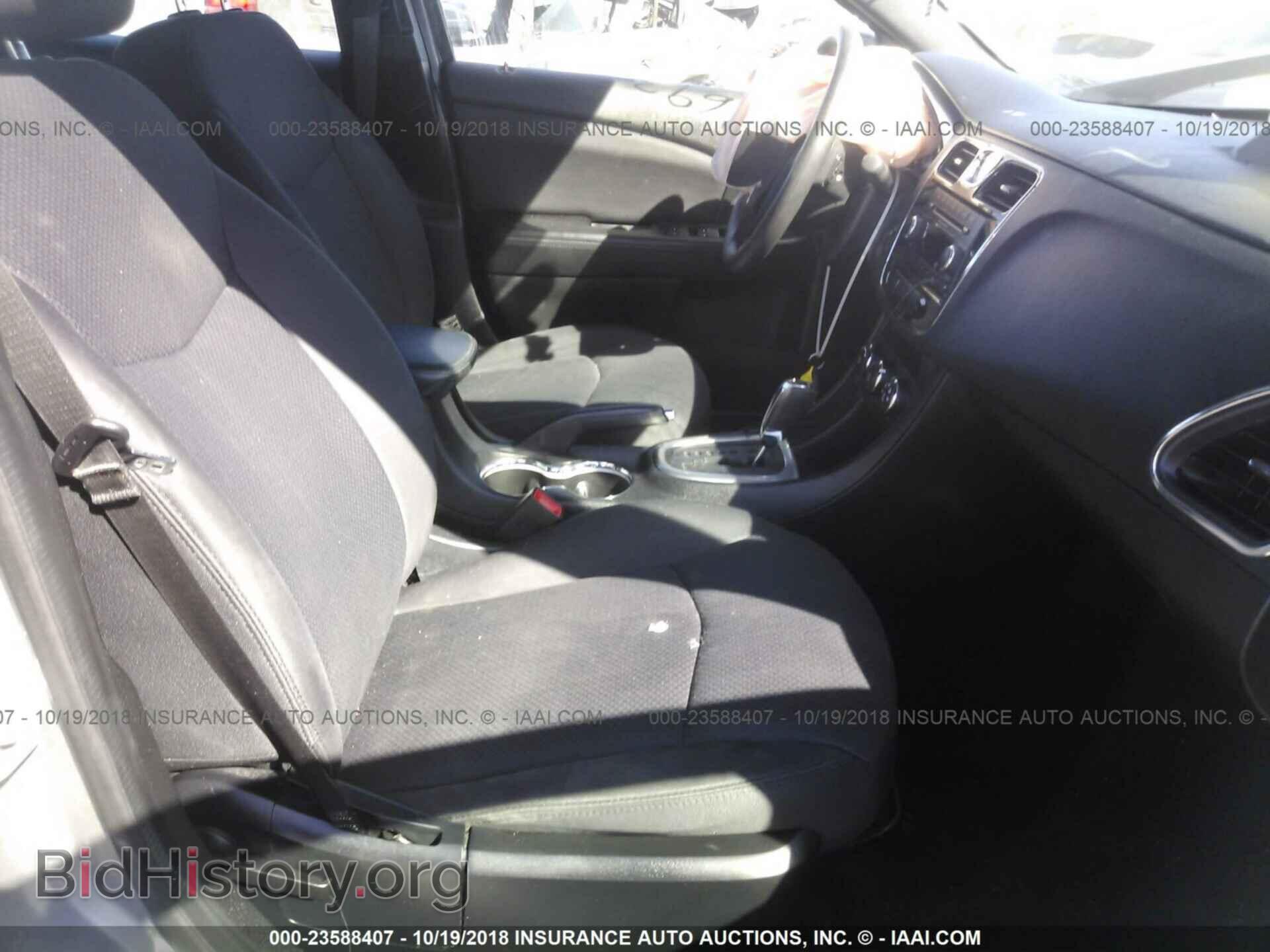 2014 Chrysler 200 - VIN: 1C3CCBAB3EN212065 - Photo 5