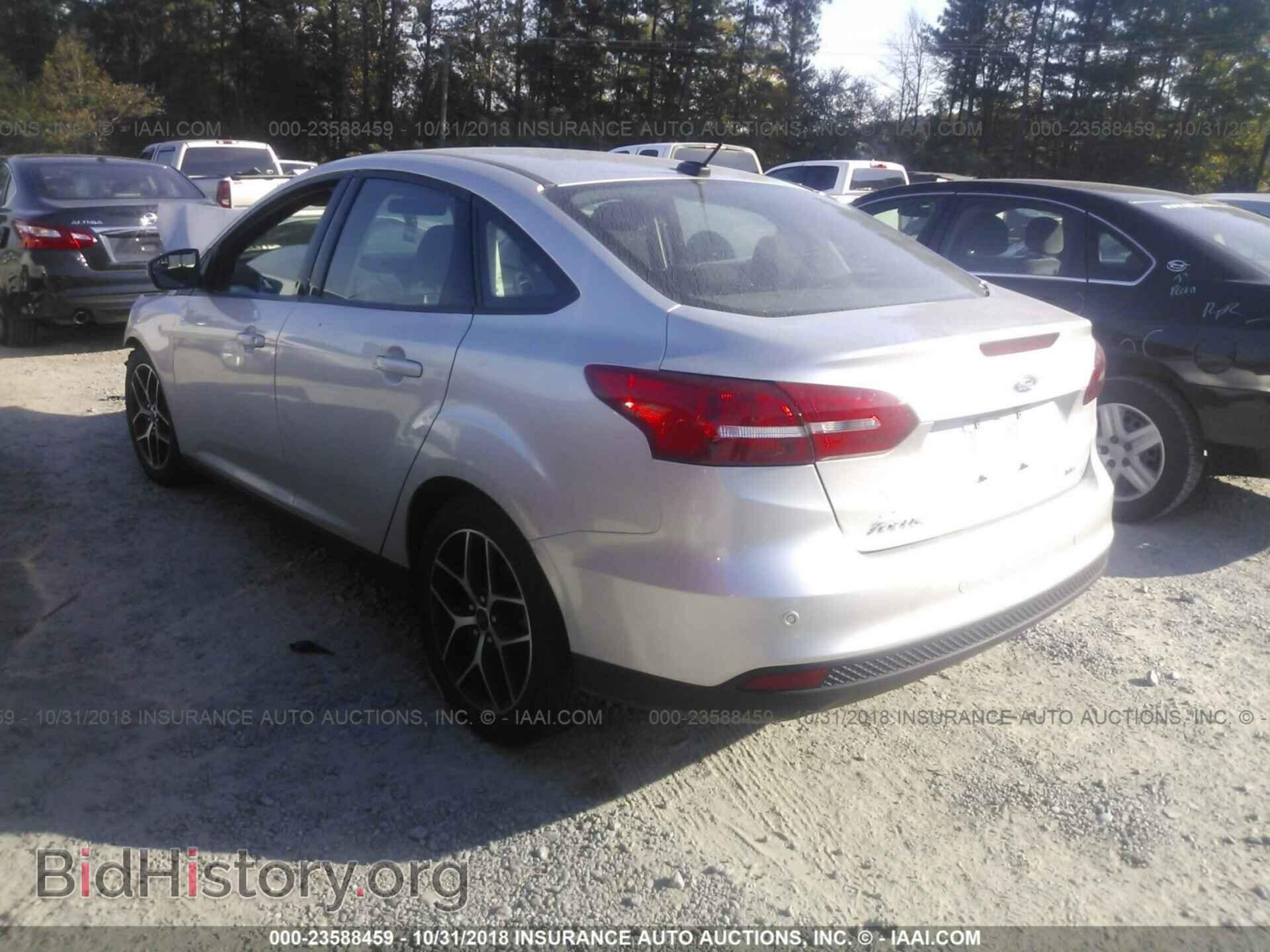 2017 Ford Focus - VIN: 1FADP3H22HL248433 - Фото 3