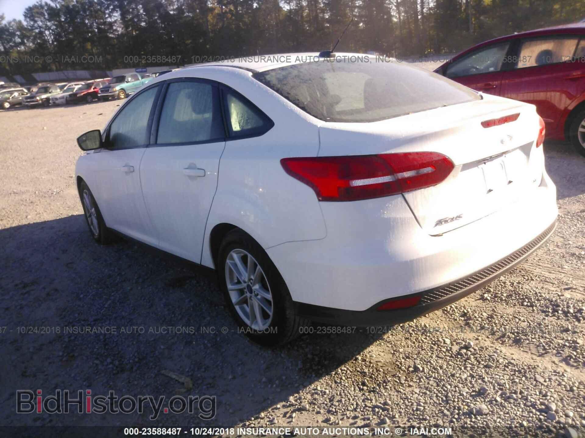 2018 Ford Focus - VIN: 1FADP3F28JL295569 - Фото 3