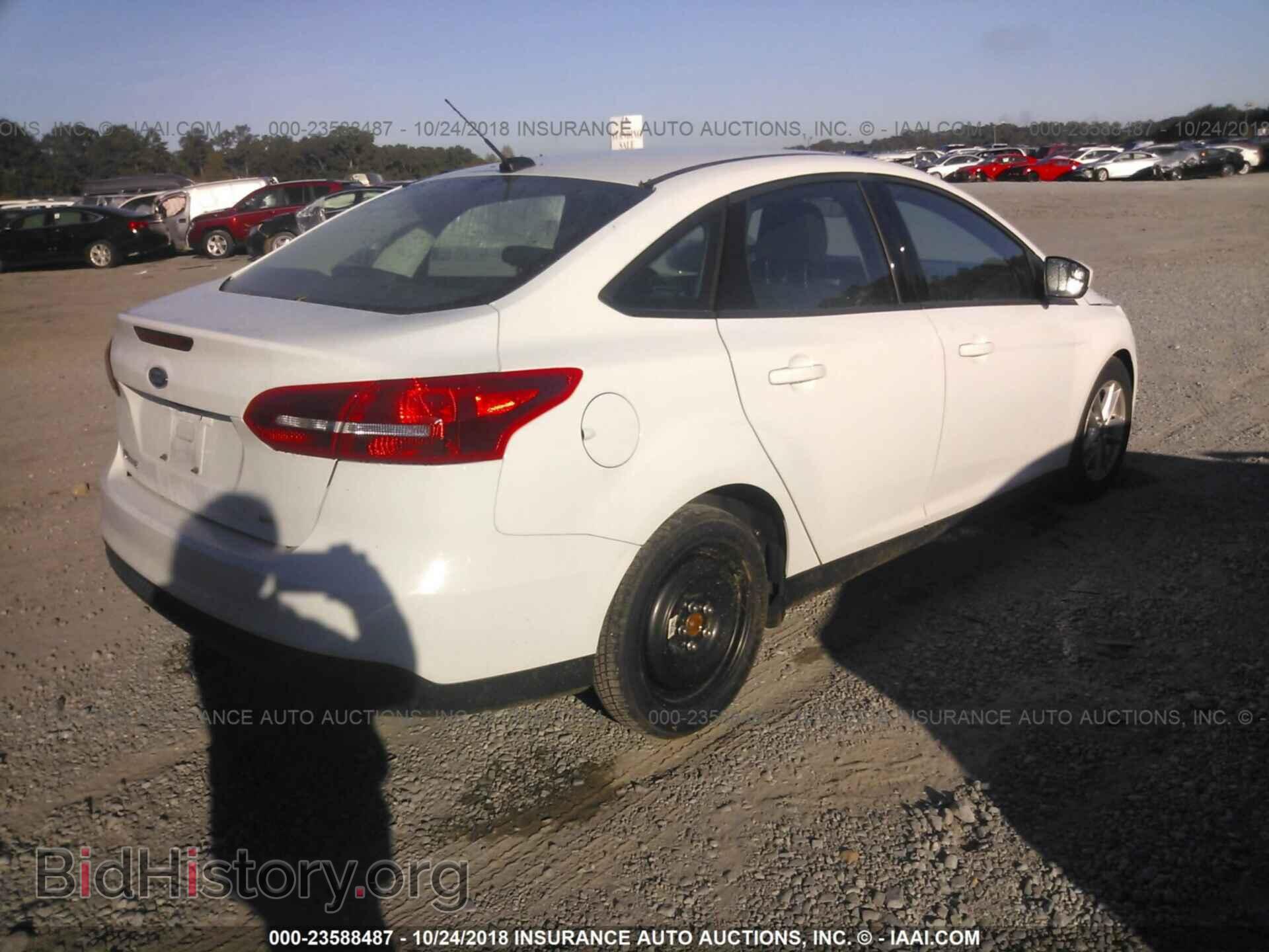 2018 Ford Focus - VIN: 1FADP3F28JL295569 - Фото 4