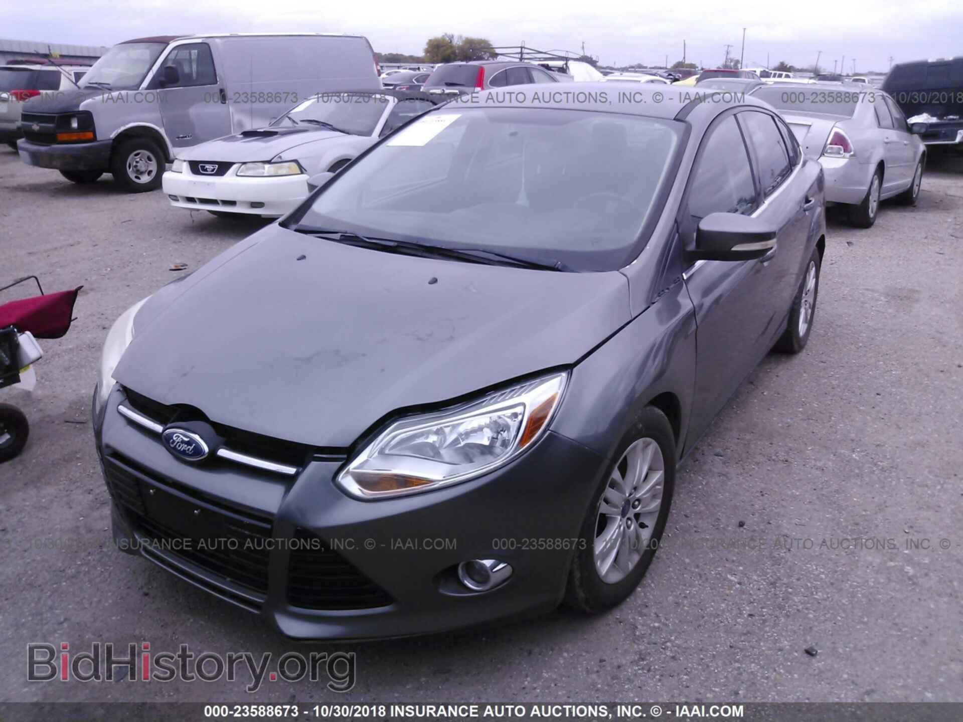 2012 Ford Focus - VIN: 1FAHP3H25CL457577 - Photo 2
