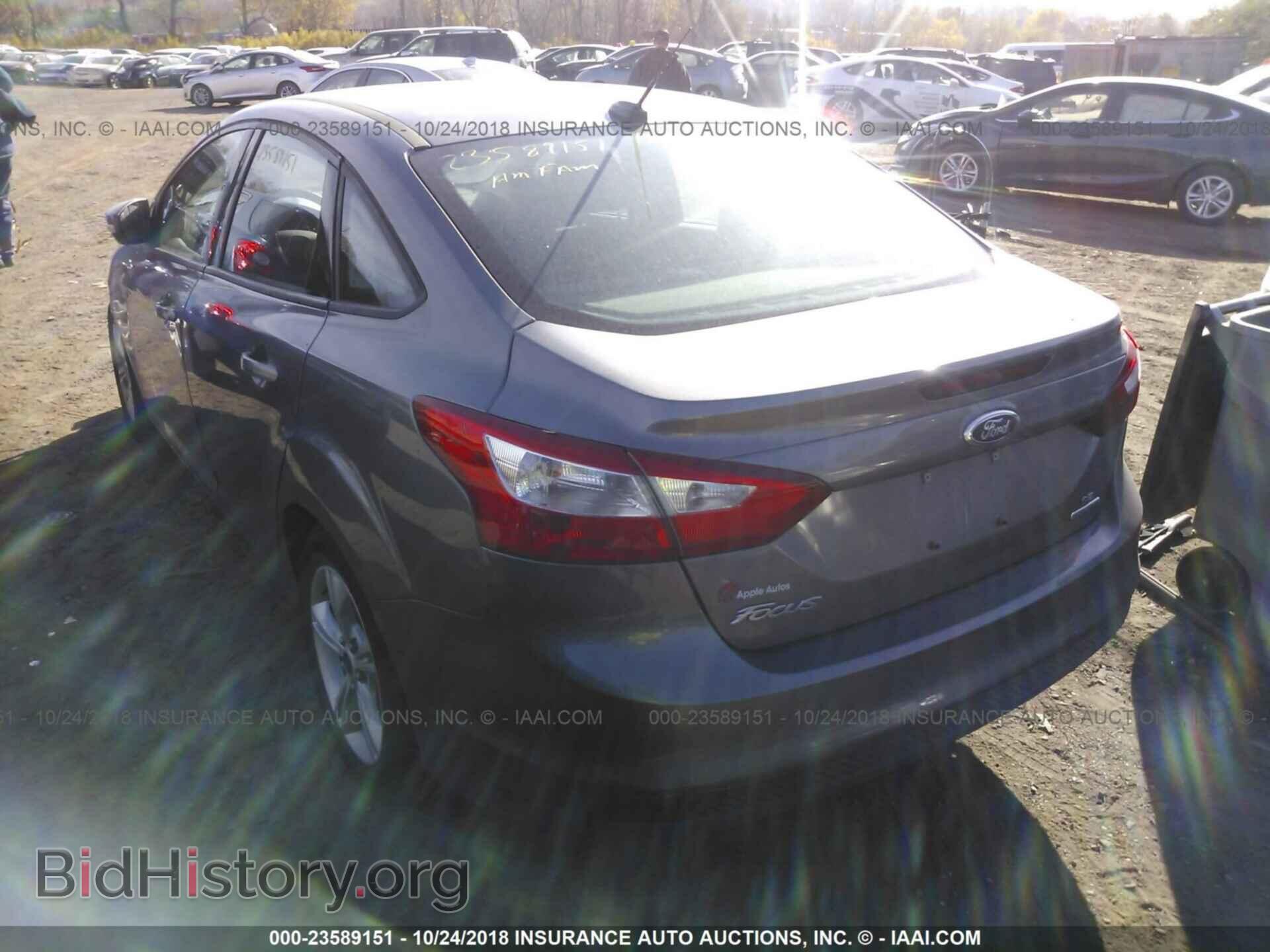 2014 Ford Focus - VIN: 1FADP3F24EL431847 - Photo 3