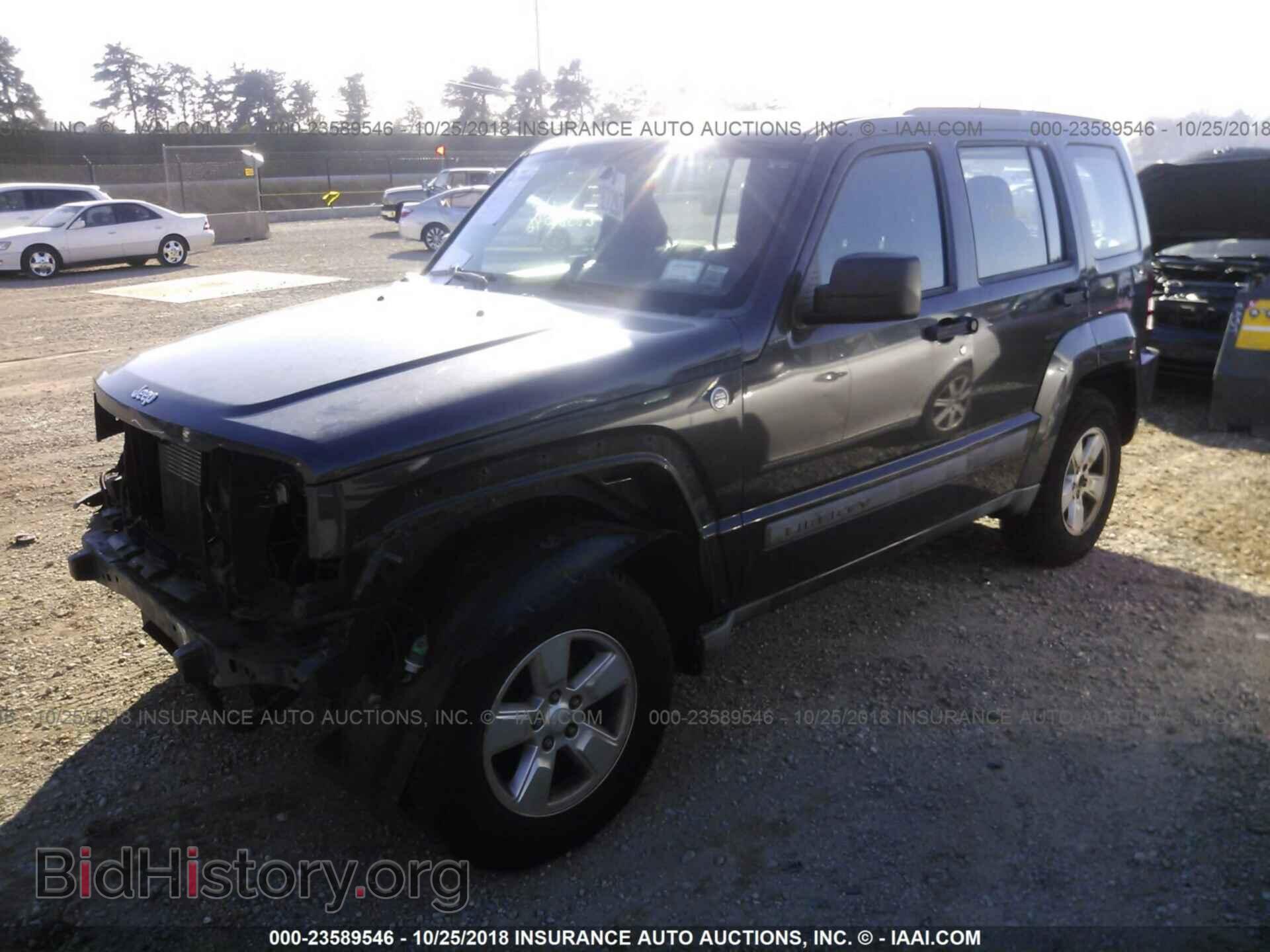 2011 Jeep Liberty - VIN: 1J4PN2GK7BW529829 - Фото 2