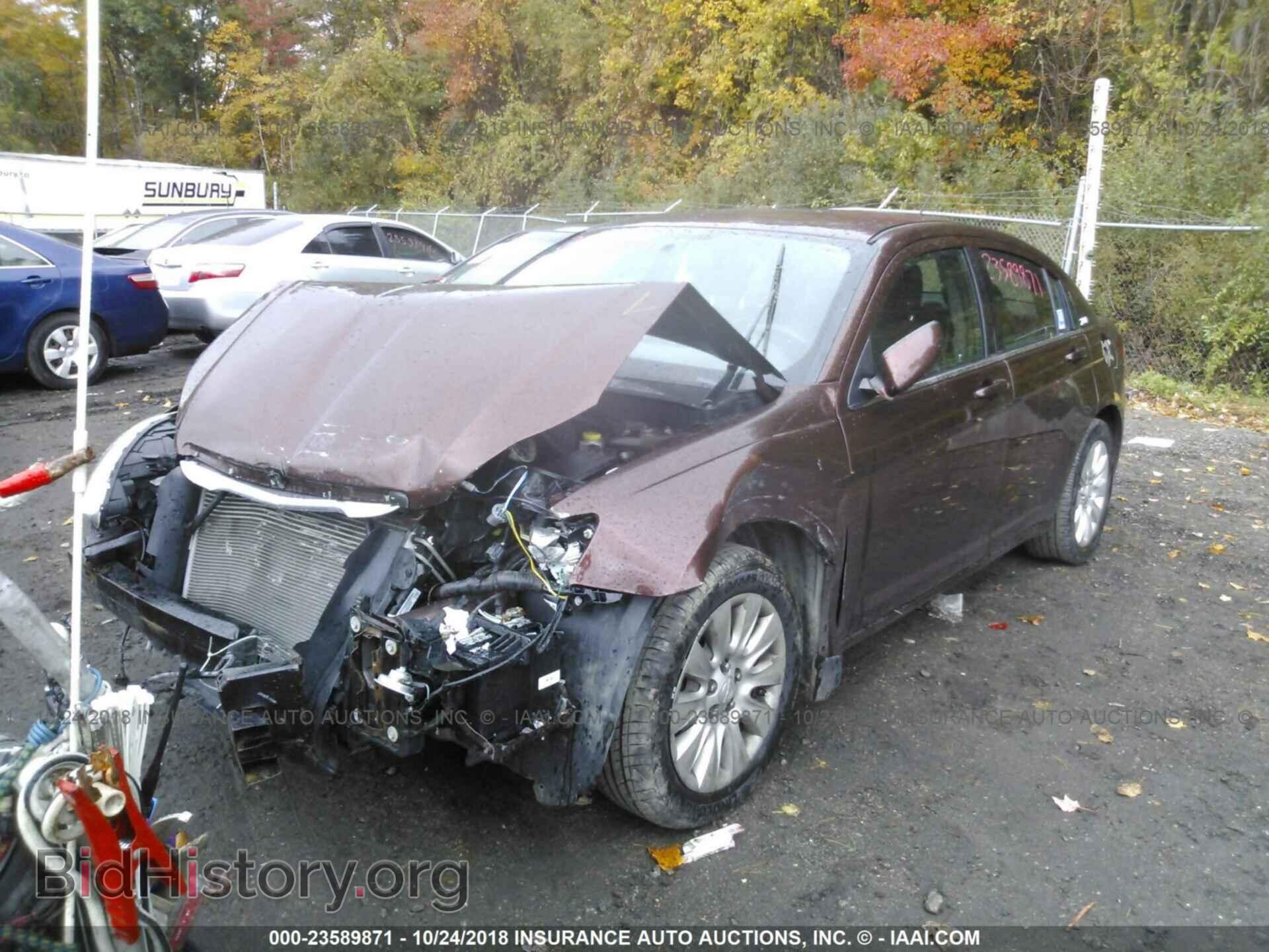 2012 Chrysler 200 - VIN: 1C3CCBAB1CN289630 - Photo 2