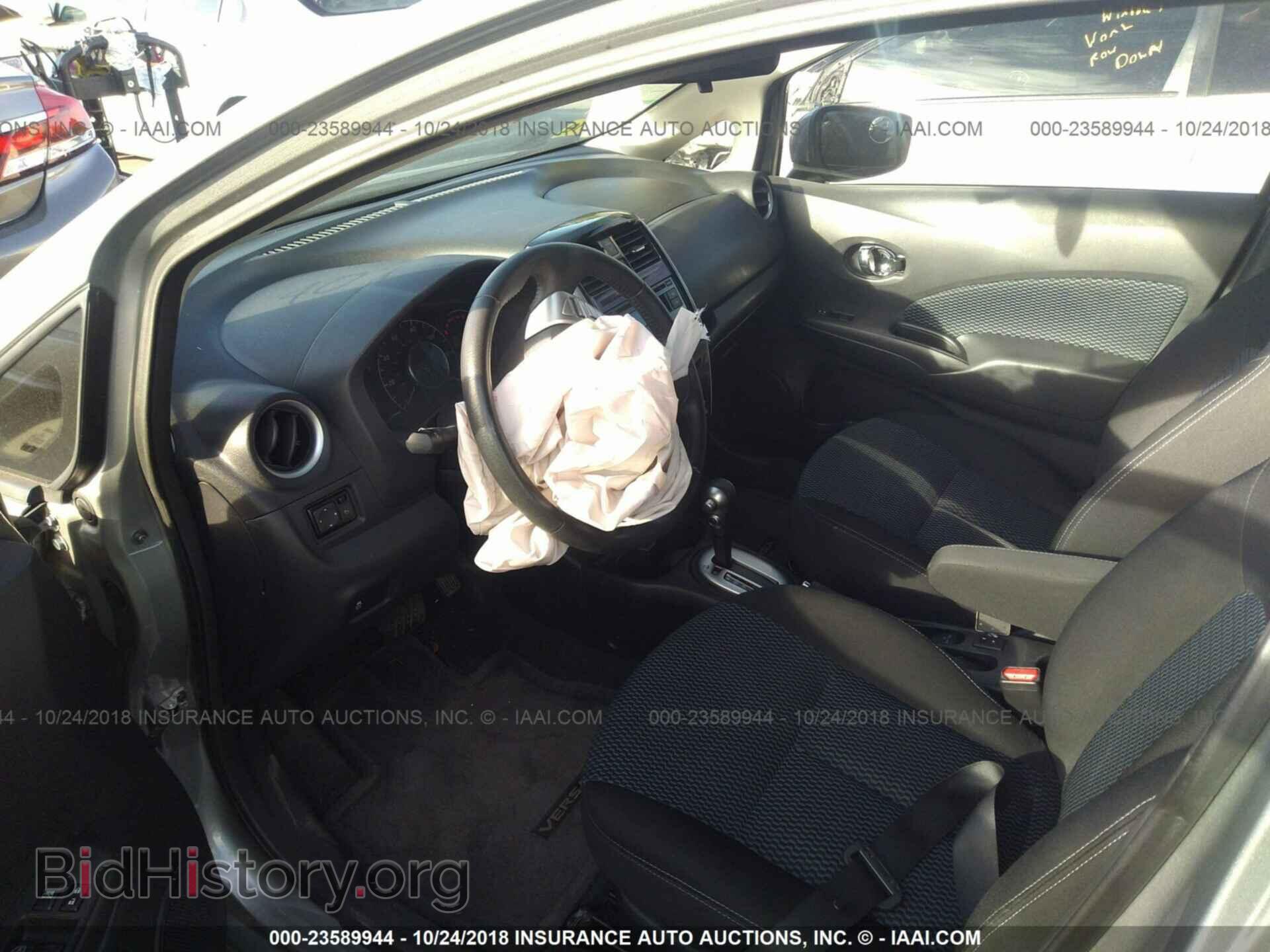 2015 Nissan Versa note - VIN: 3N1CE2CP2FL409361 - Photo 5