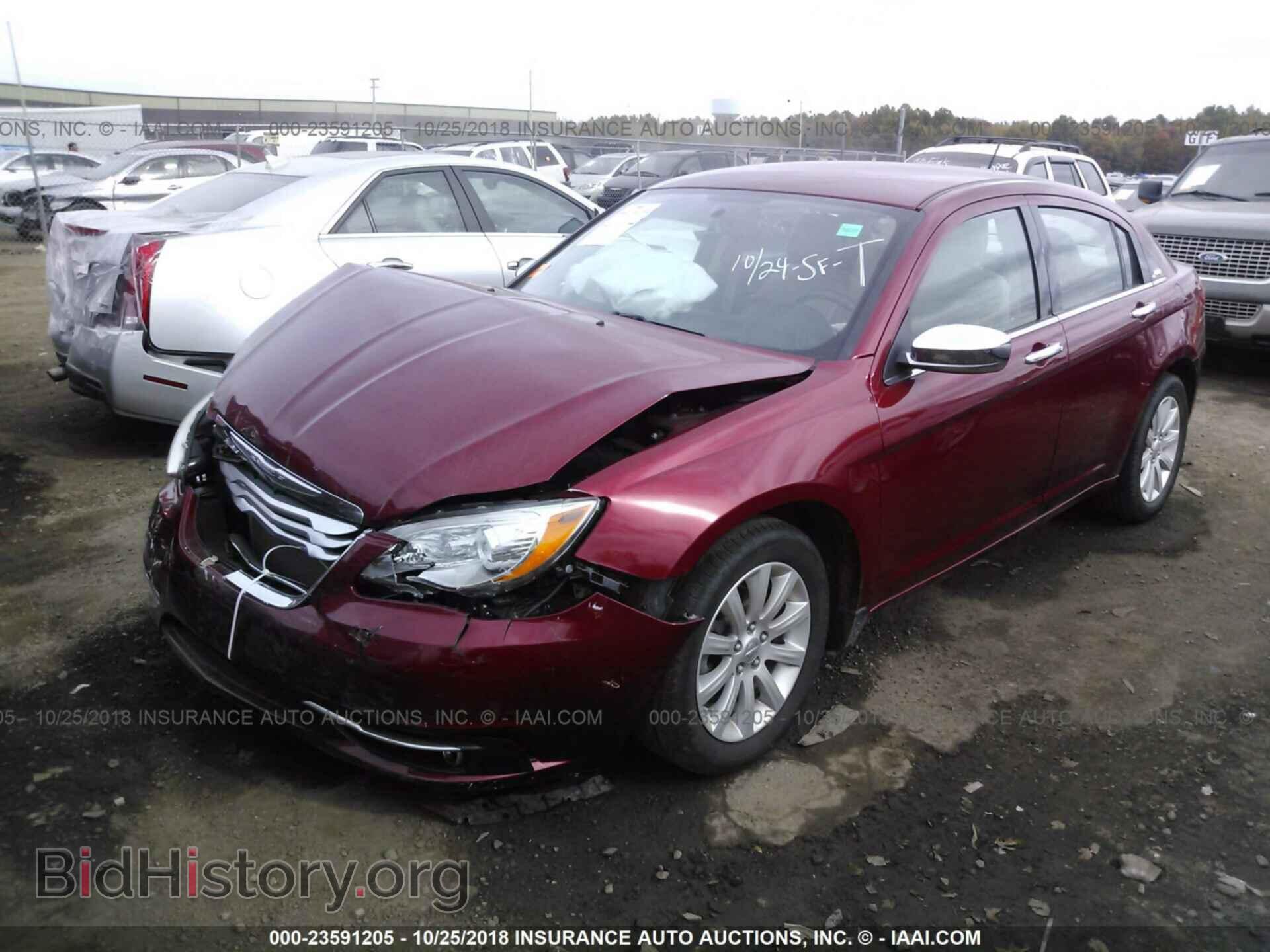 2014 Chrysler 200 - VIN: 1C3CCBCGXEN157137 - Фото 2