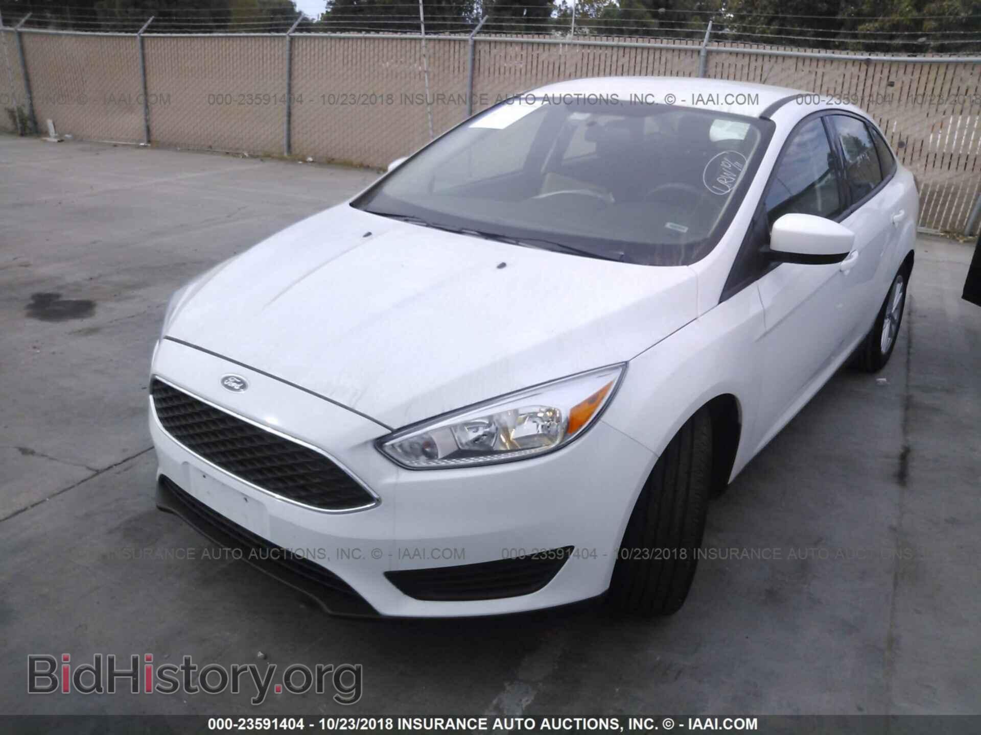 2018 Ford Focus - VIN: 1FADP3F26JL252686 - Фото 2