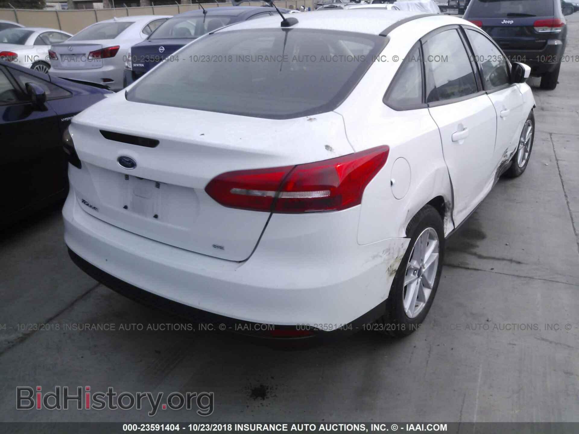 2018 Ford Focus - VIN: 1FADP3F26JL252686 - Фото 4