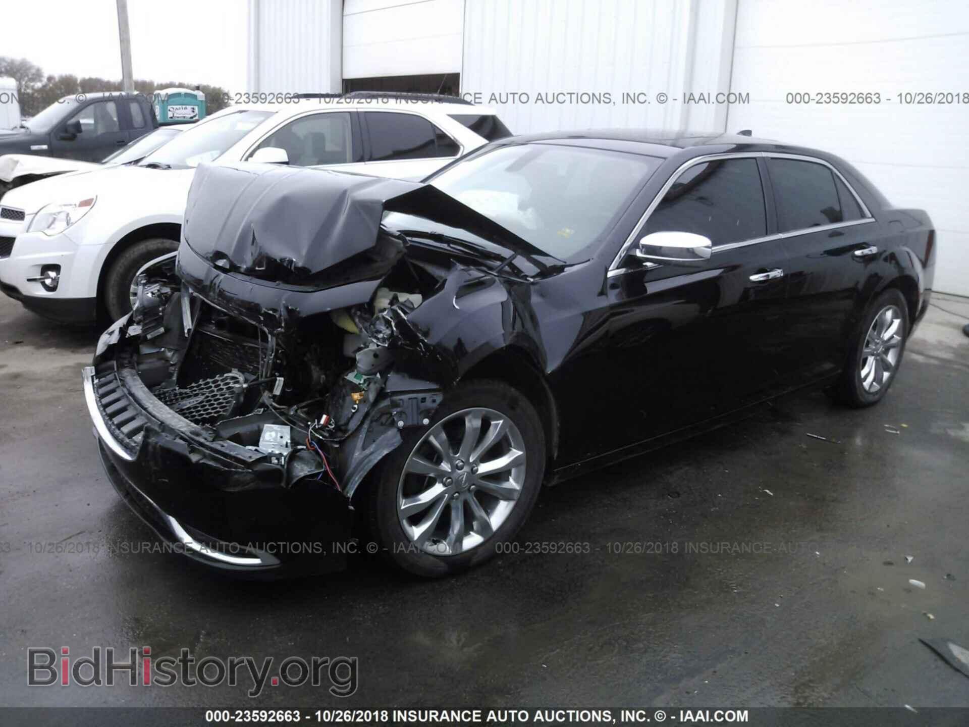 2017 Chrysler 300c - VIN: 2C3CCAKG6HH566695 - Фото 2