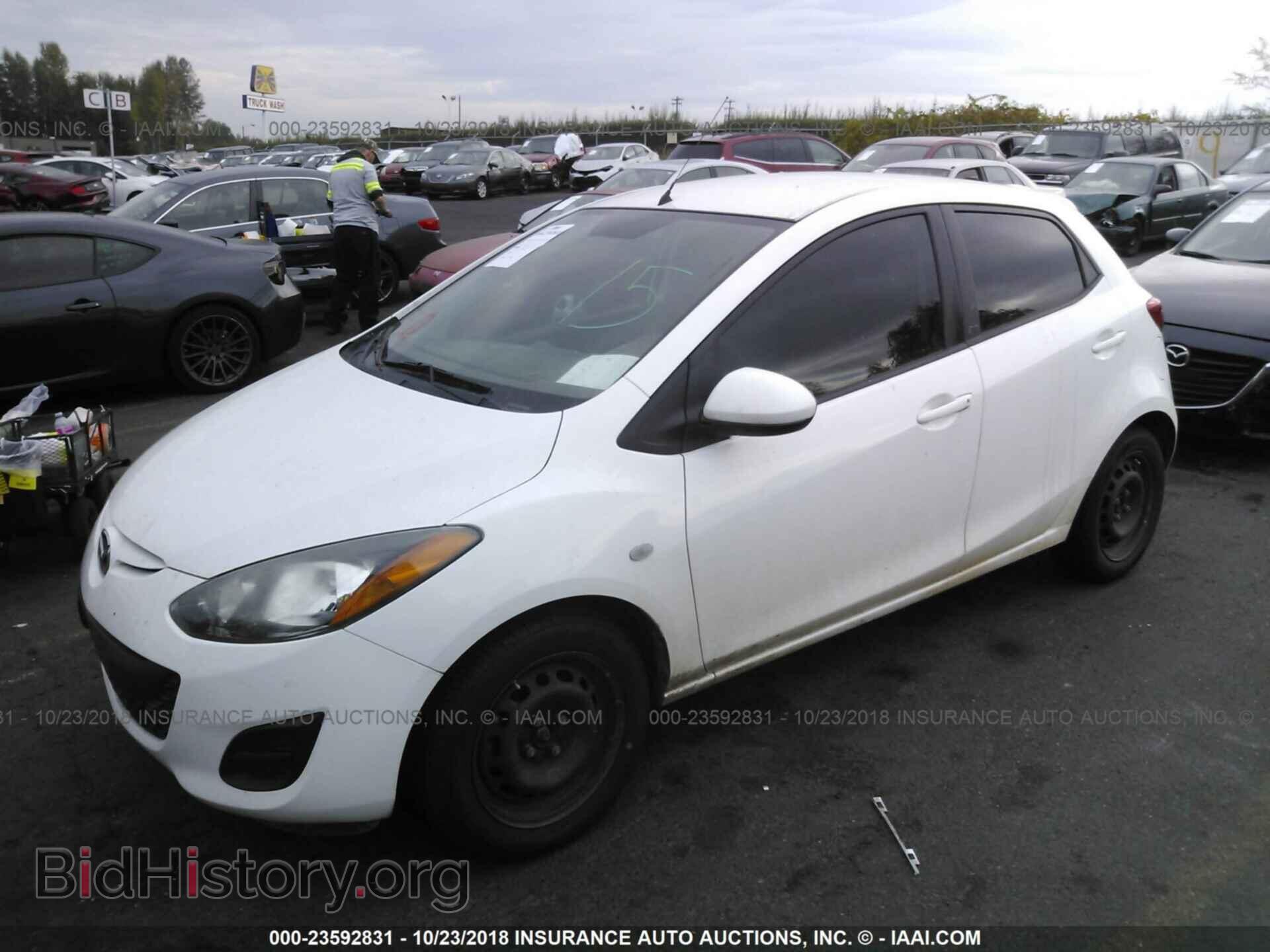 2011 MAZDA MAZDA2 - VIN: JM1DE1HY9B0128940 - Фото 2