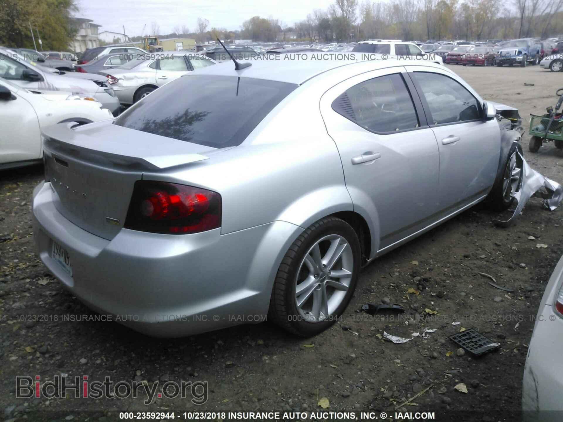 2011 DODGE AVENGER - VIN: 1B3BD1FG1BN586433 - Photo 4