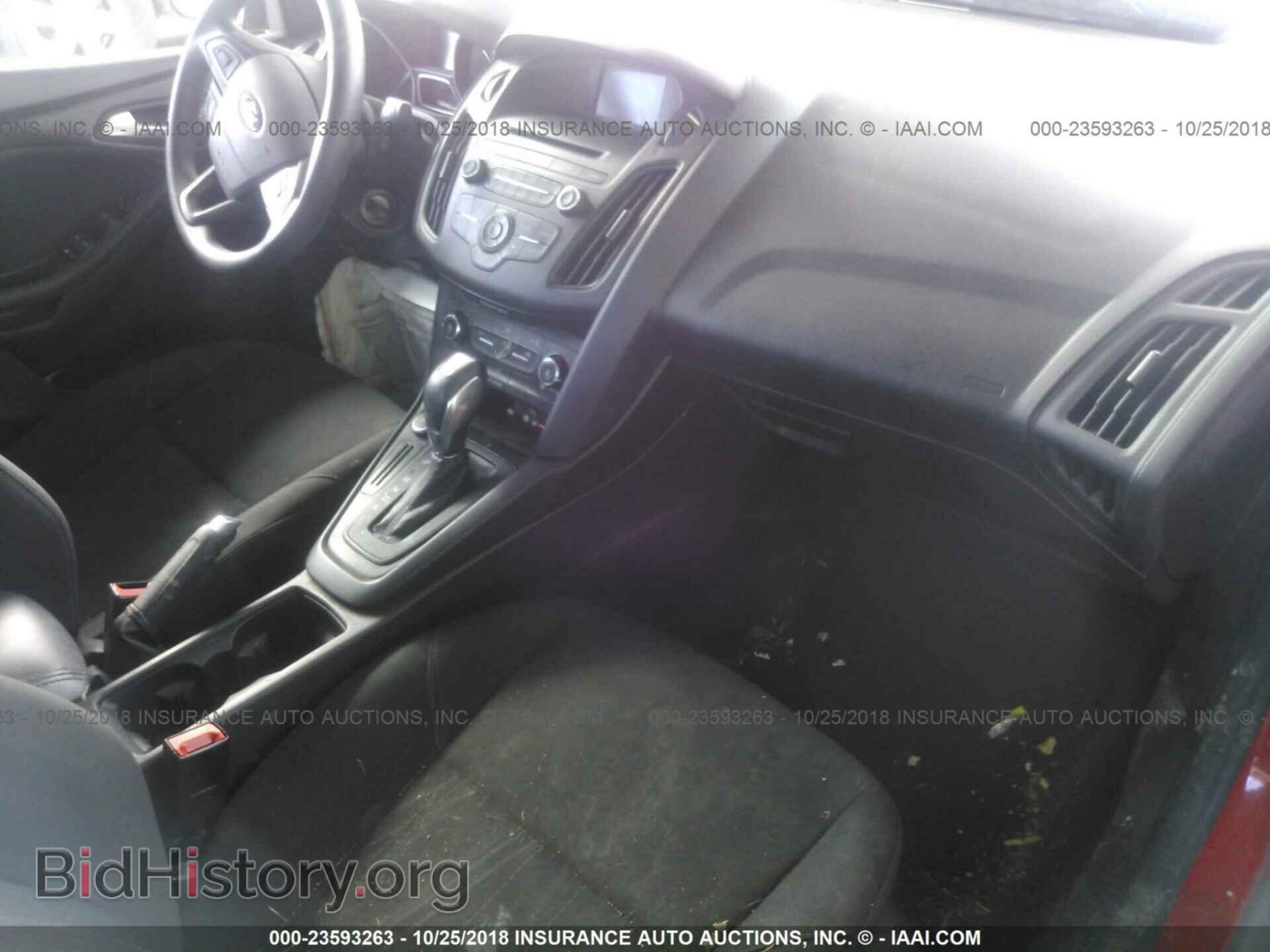 2016 Ford Focus - VIN: 1FADP3F25GL343814 - Photo 5