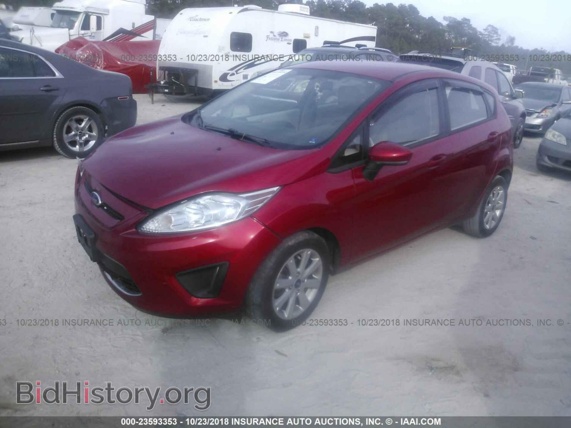 2012 Ford Fiesta - VIN: 3FADP4EJ6CM139871 - Photo 2
