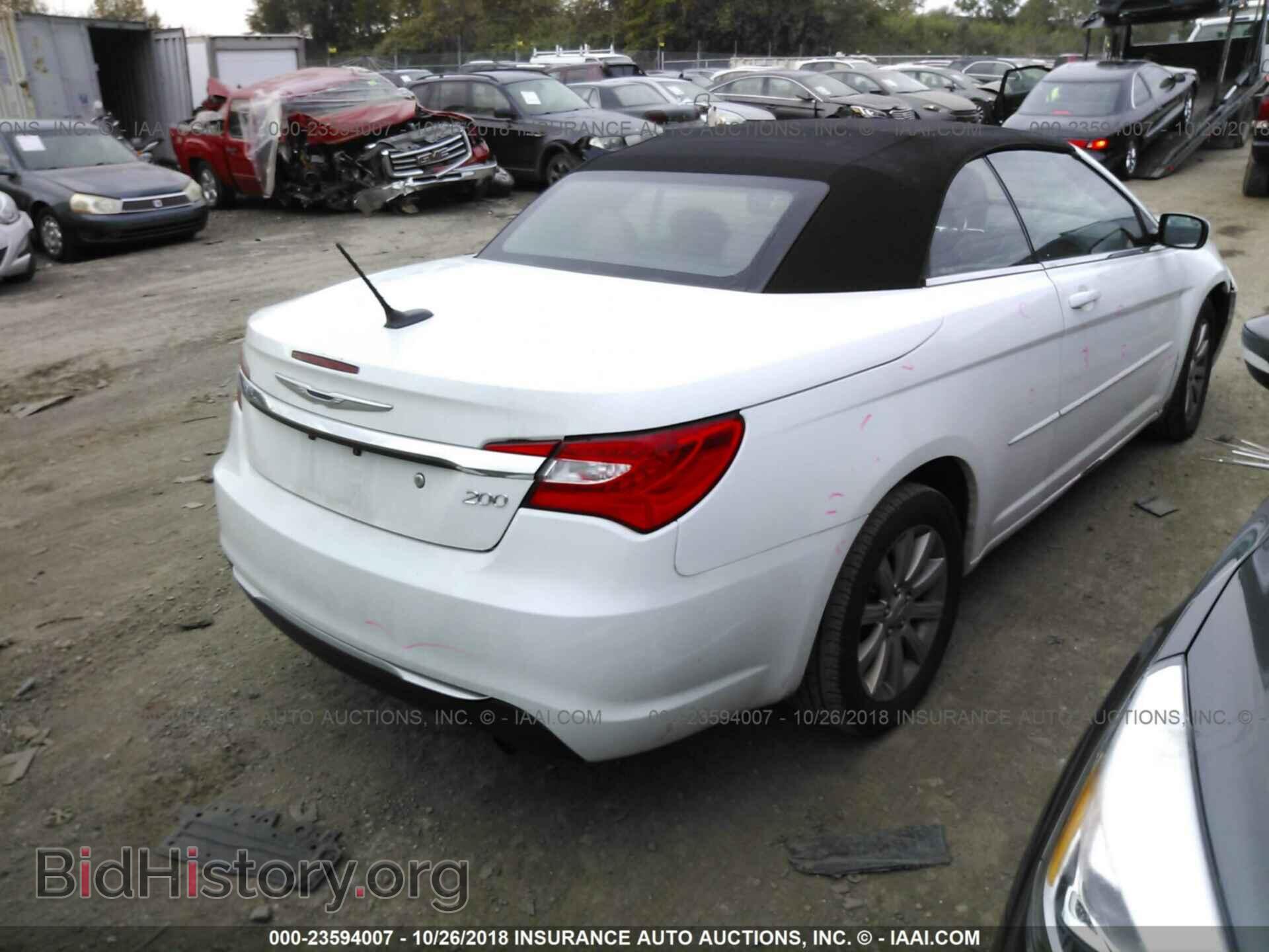 2013 Chrysler 200 - VIN: 1C3BCBEB6DN635419 - Photo 4