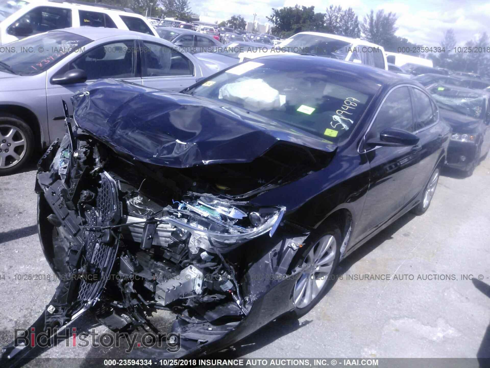 2015 Chrysler 200 - VIN: 1C3CCCAB2FN599487 - Photo 2