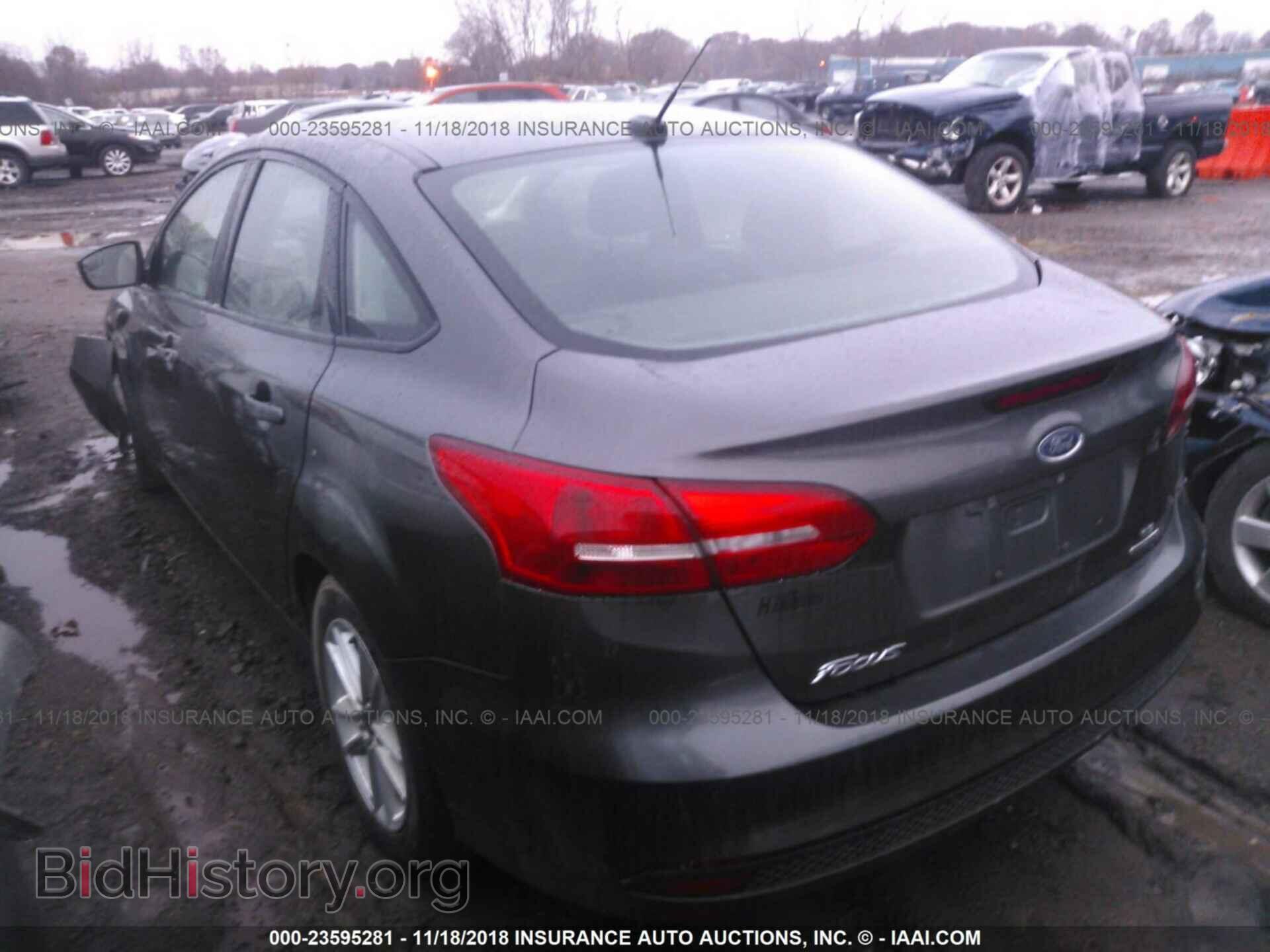 2016 Ford Focus - VIN: 1FADP3F27GL202078 - Photo 3