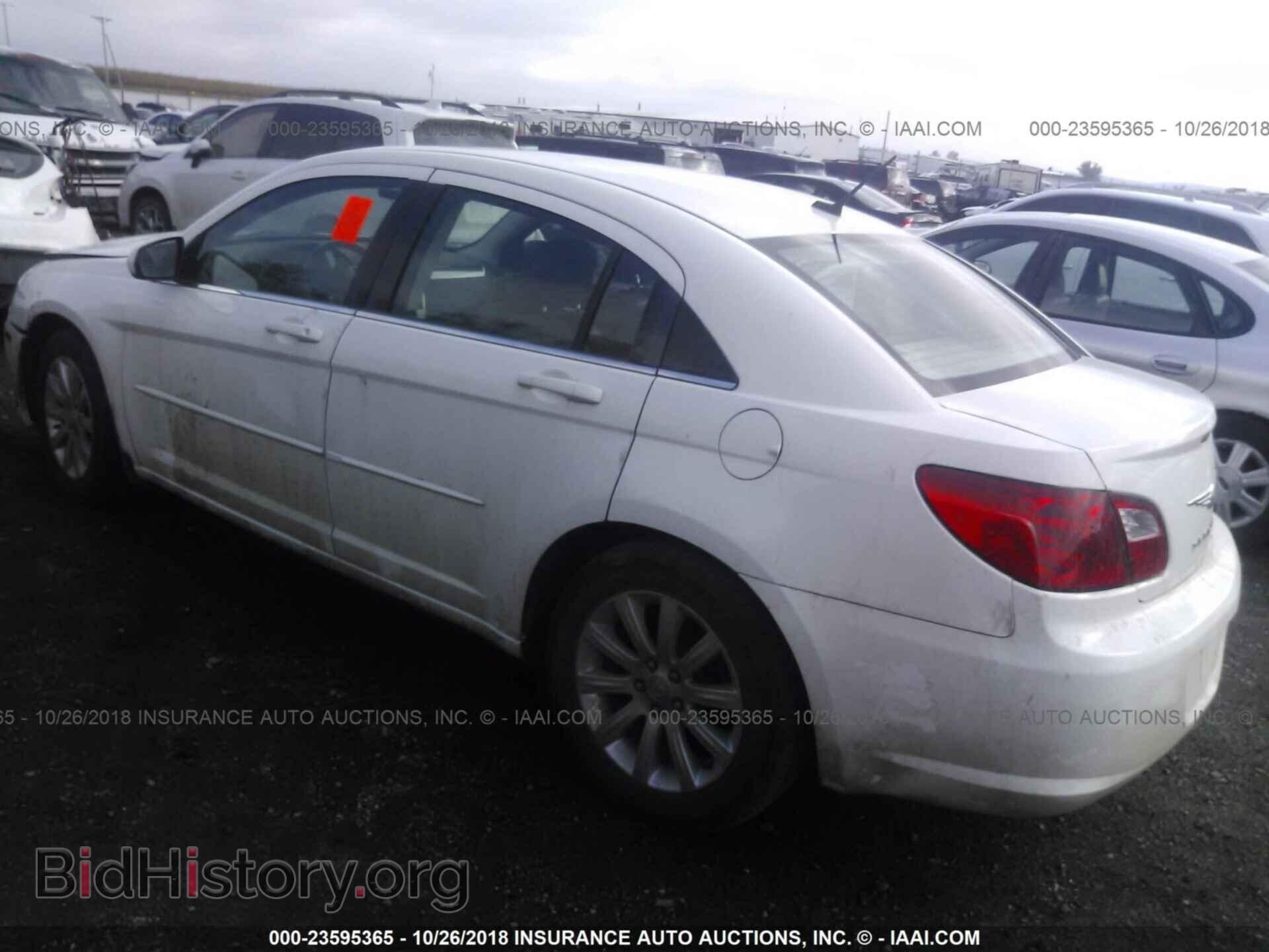 2010 CHRYSLER SEBRING - VIN: 1C3CC5FD2AN190663 - Фото 3