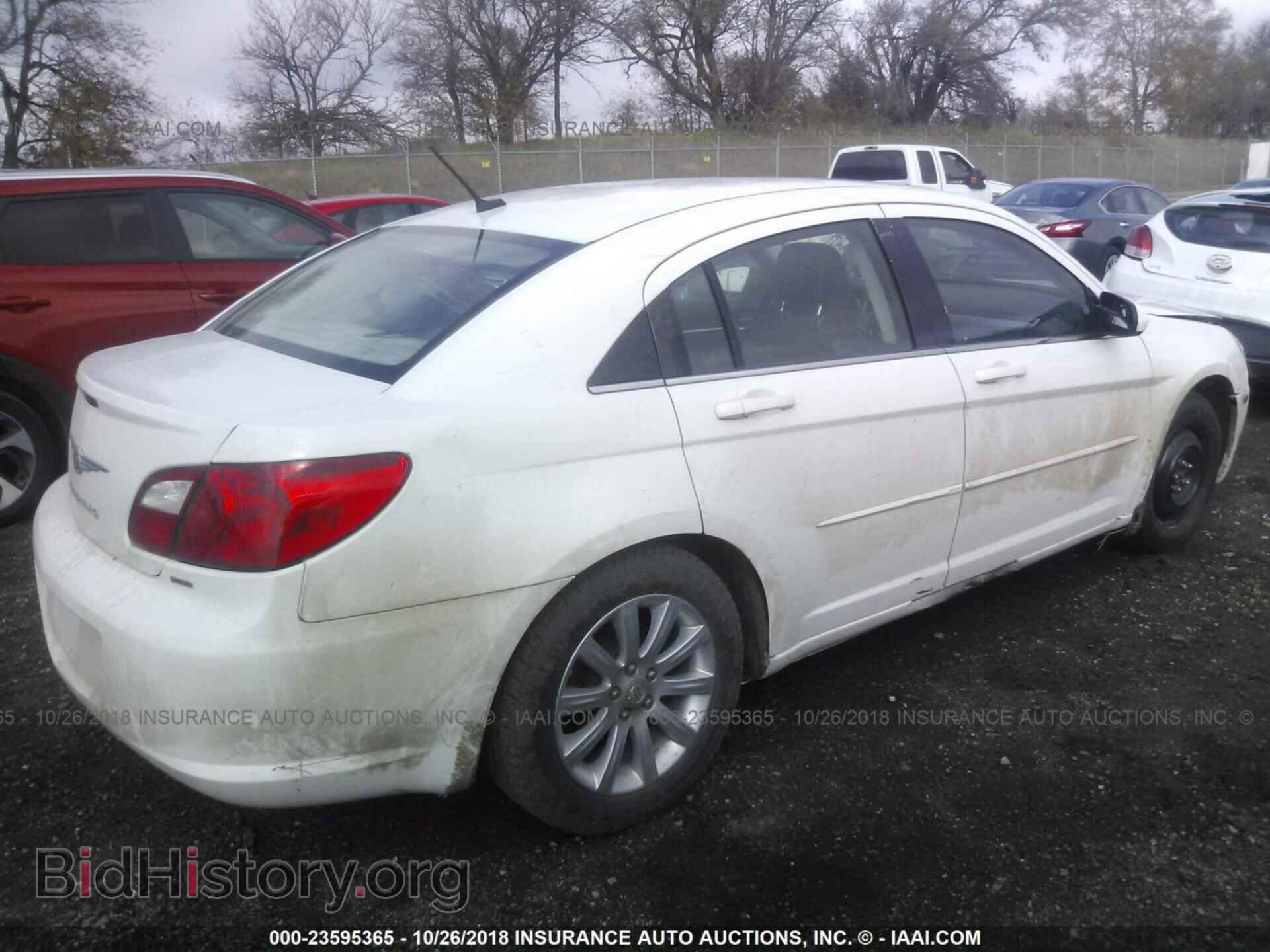 2010 CHRYSLER SEBRING - VIN: 1C3CC5FD2AN190663 - Фото 4