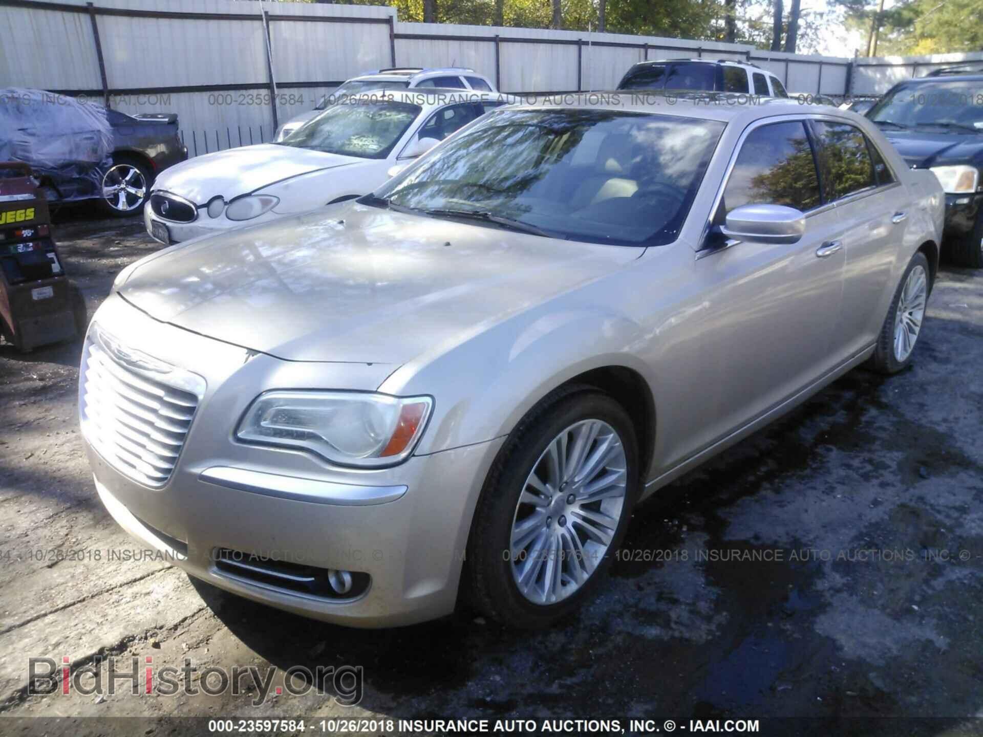 2012 Chrysler 300c - VIN: 2C3CCAPT4CH274090 - Фото 2