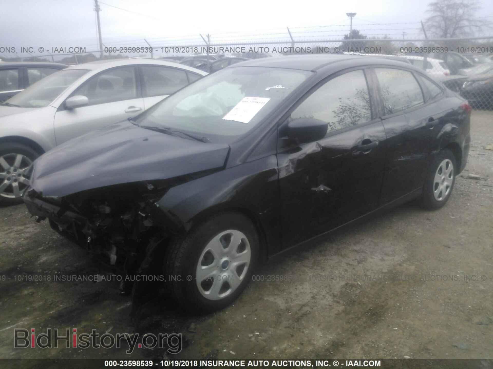 2017 Ford Focus - VIN: 1FADP3E25HL221697 - Фото 2