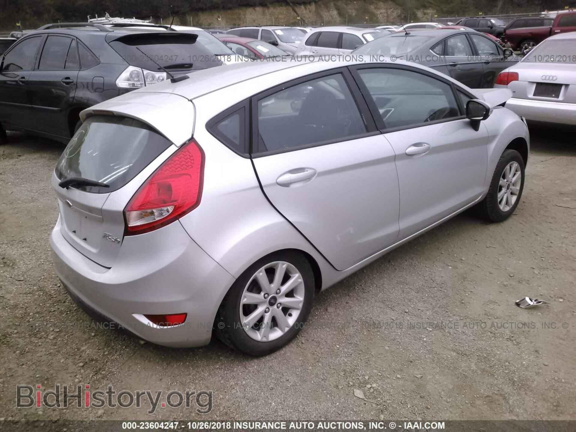 2013 Ford Fiesta - VIN: 3FADP4EJ1DM143957 - Photo 4