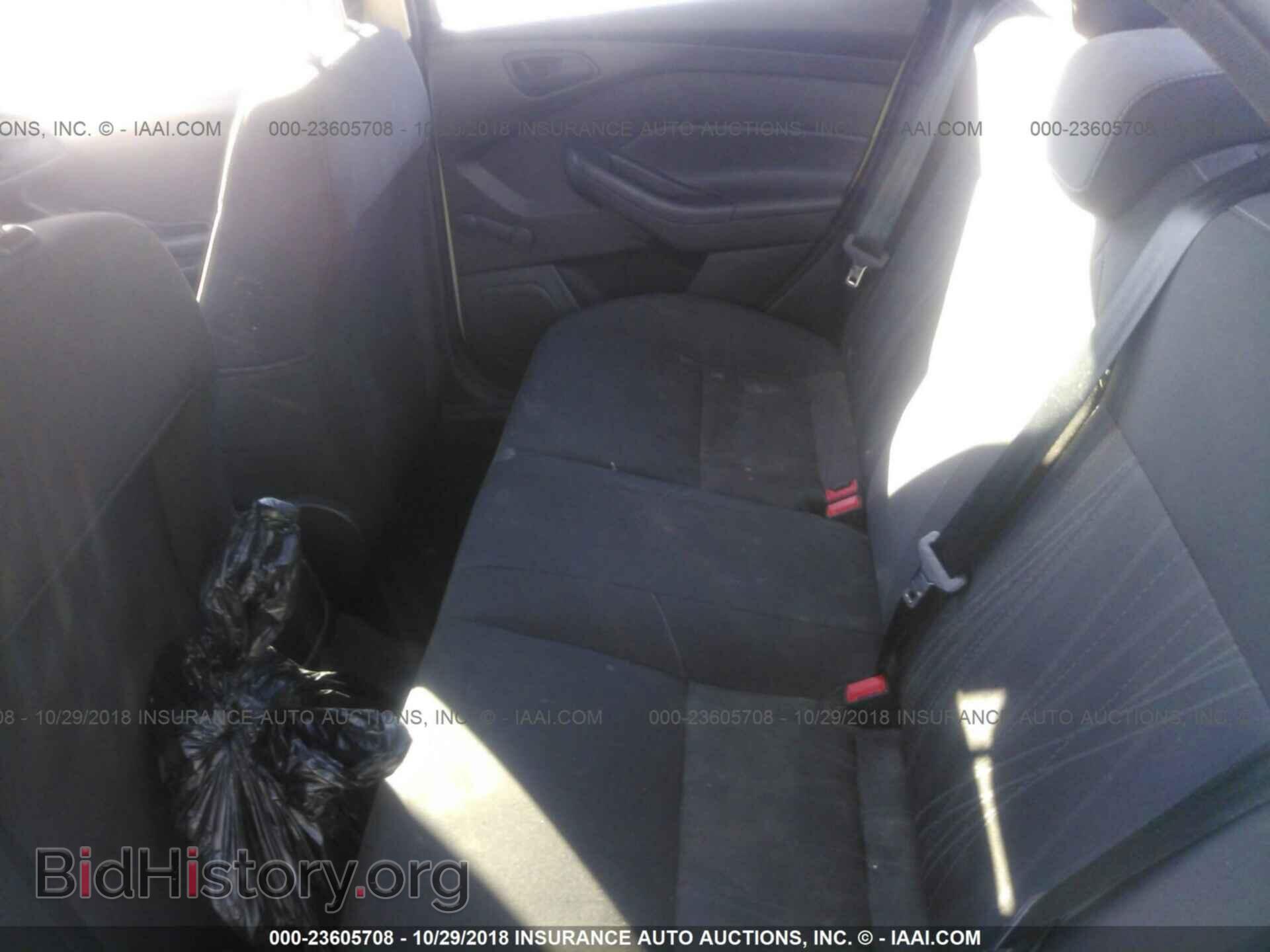 2016 Ford Focus - VIN: 1FADP3E28GL220932 - Photo 8