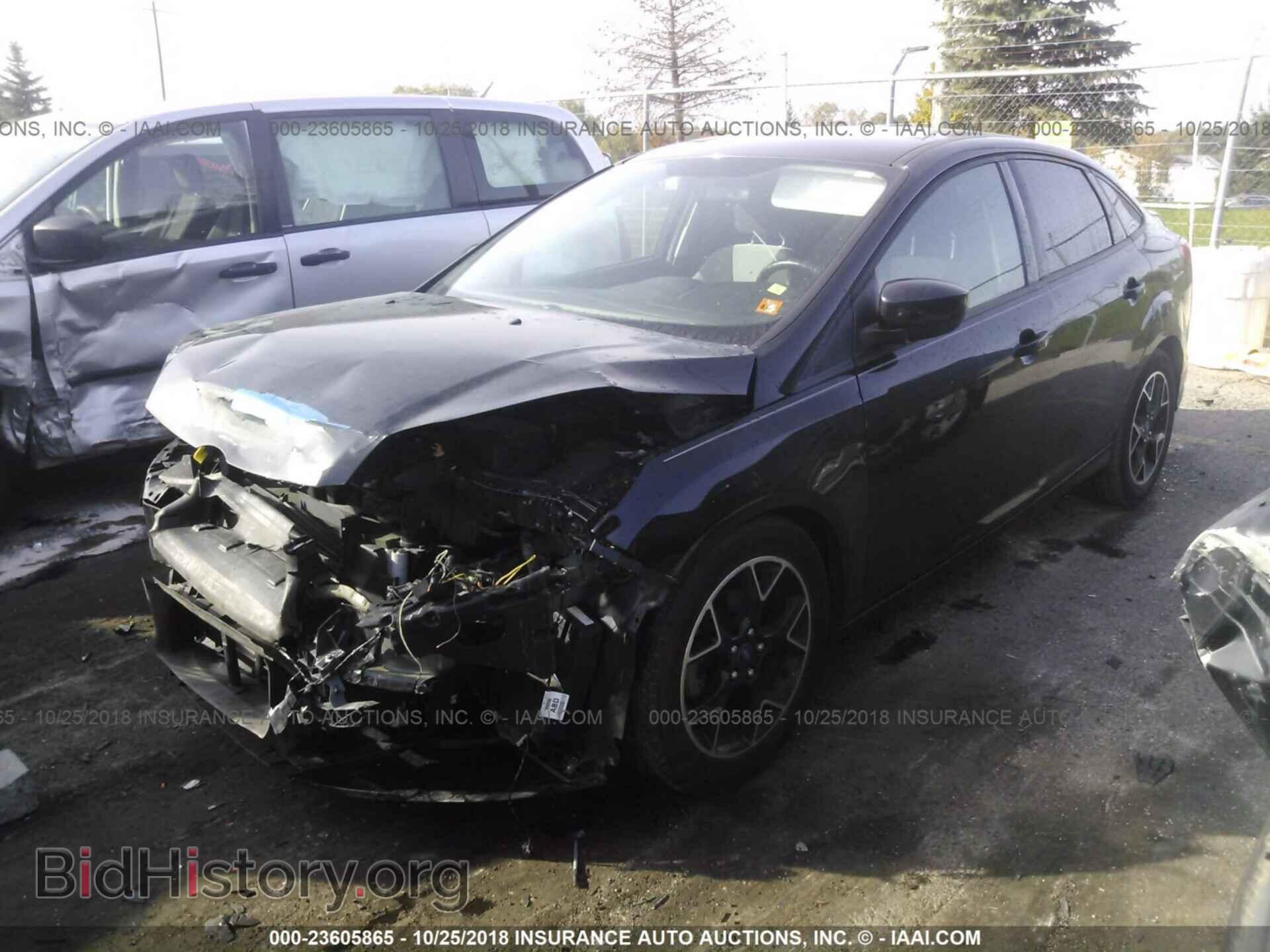 2012 Ford Focus - VIN: 1FAHP3F28CL300645 - Photo 2