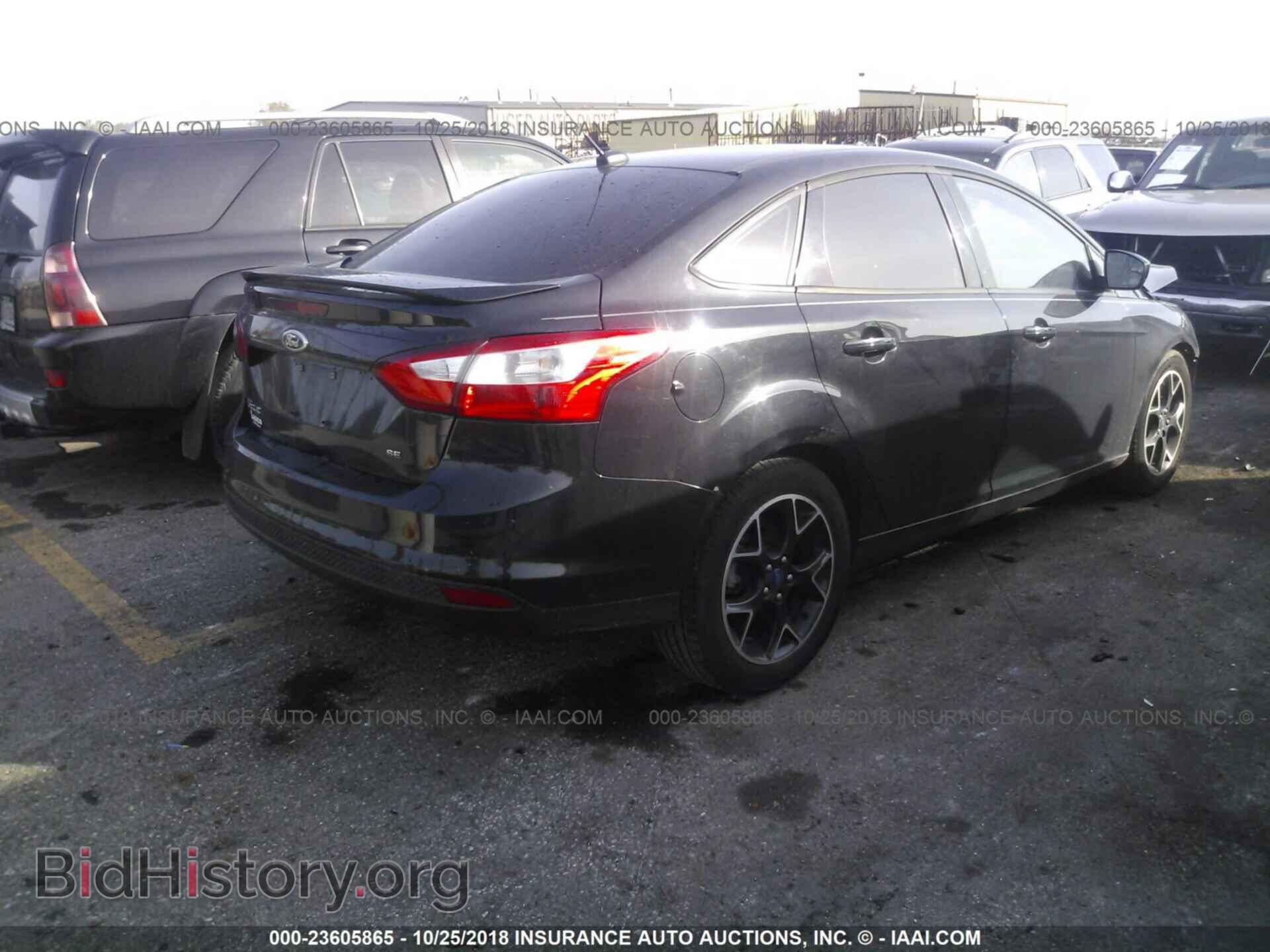 2012 Ford Focus - VIN: 1FAHP3F28CL300645 - Photo 4