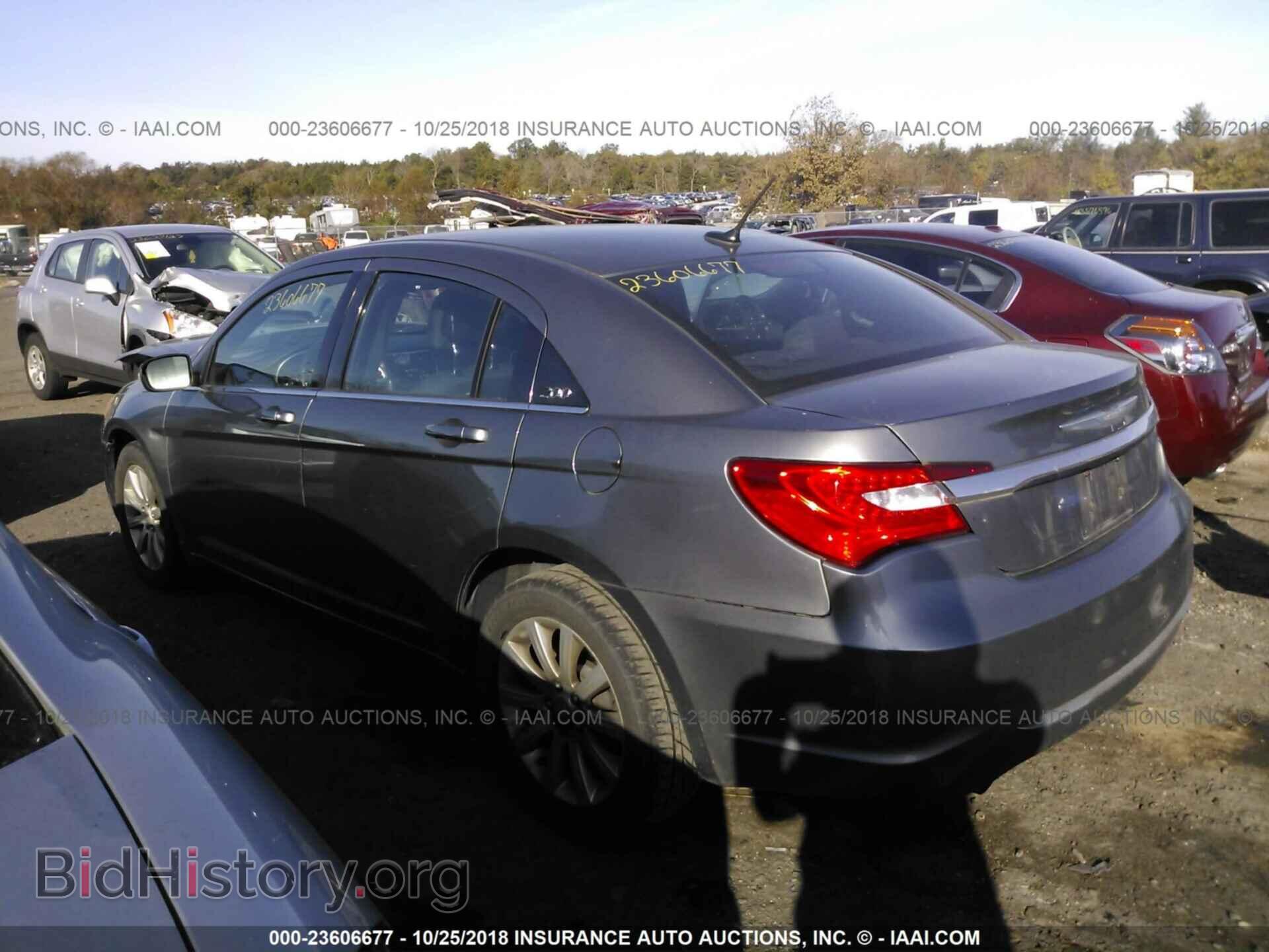 2012 Chrysler 200 - VIN: 1C3CCBBG3CN210985 - Фото 3