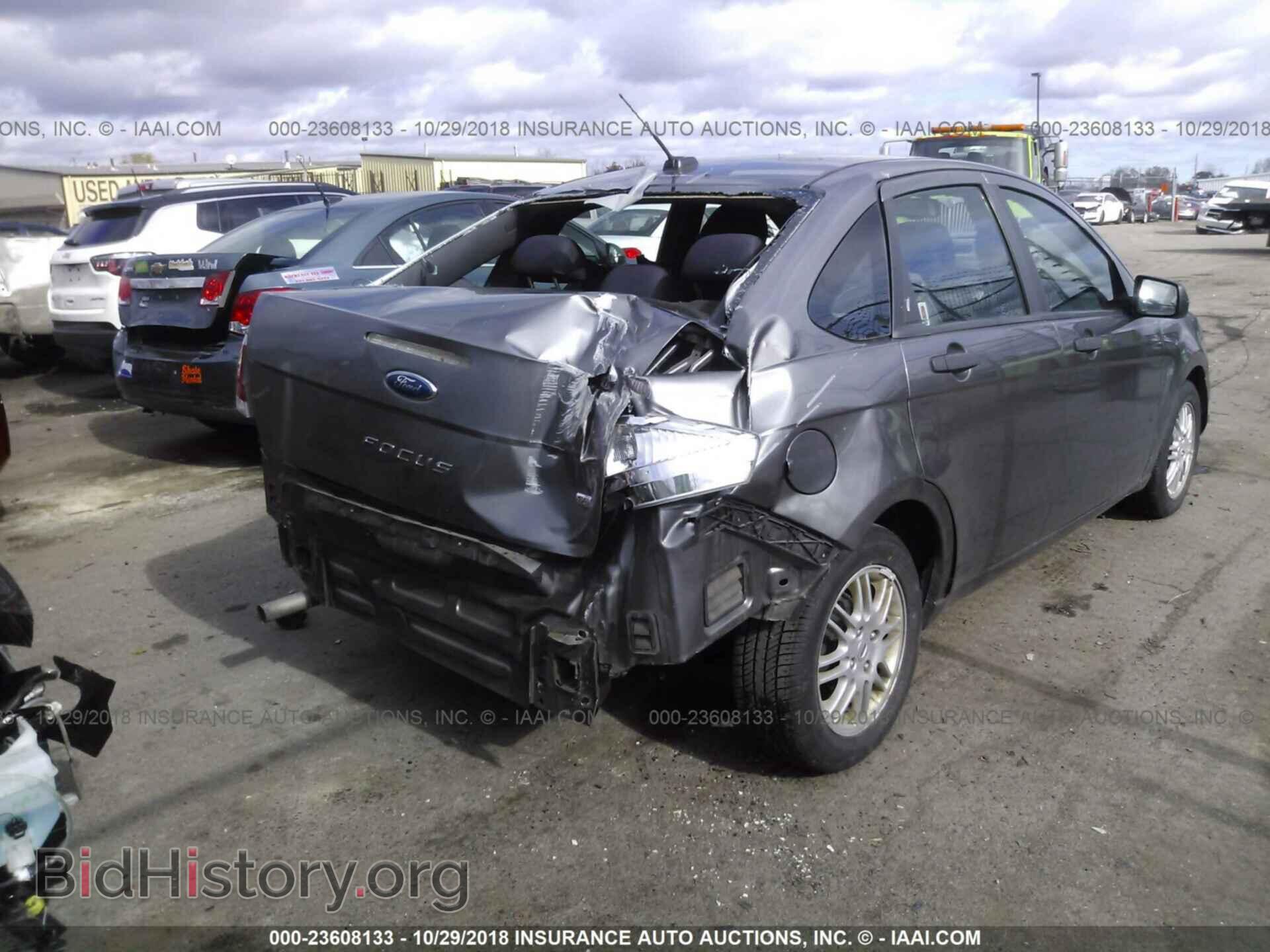 2011 Ford Focus - VIN: 1FAHP3FN4BW111577 - Фото 4