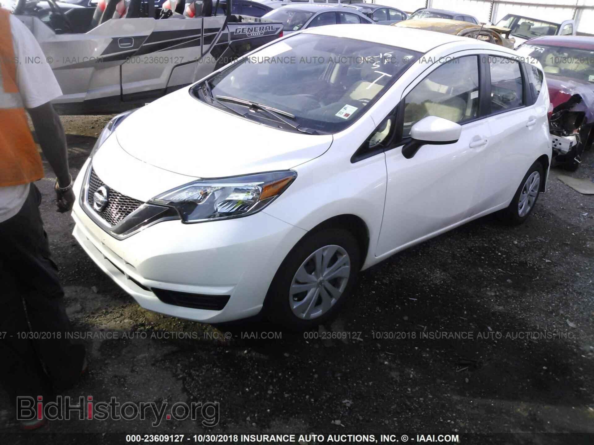 2017 Nissan Versa note - VIN: 3N1CE2CP9HL366852 - Фото 2