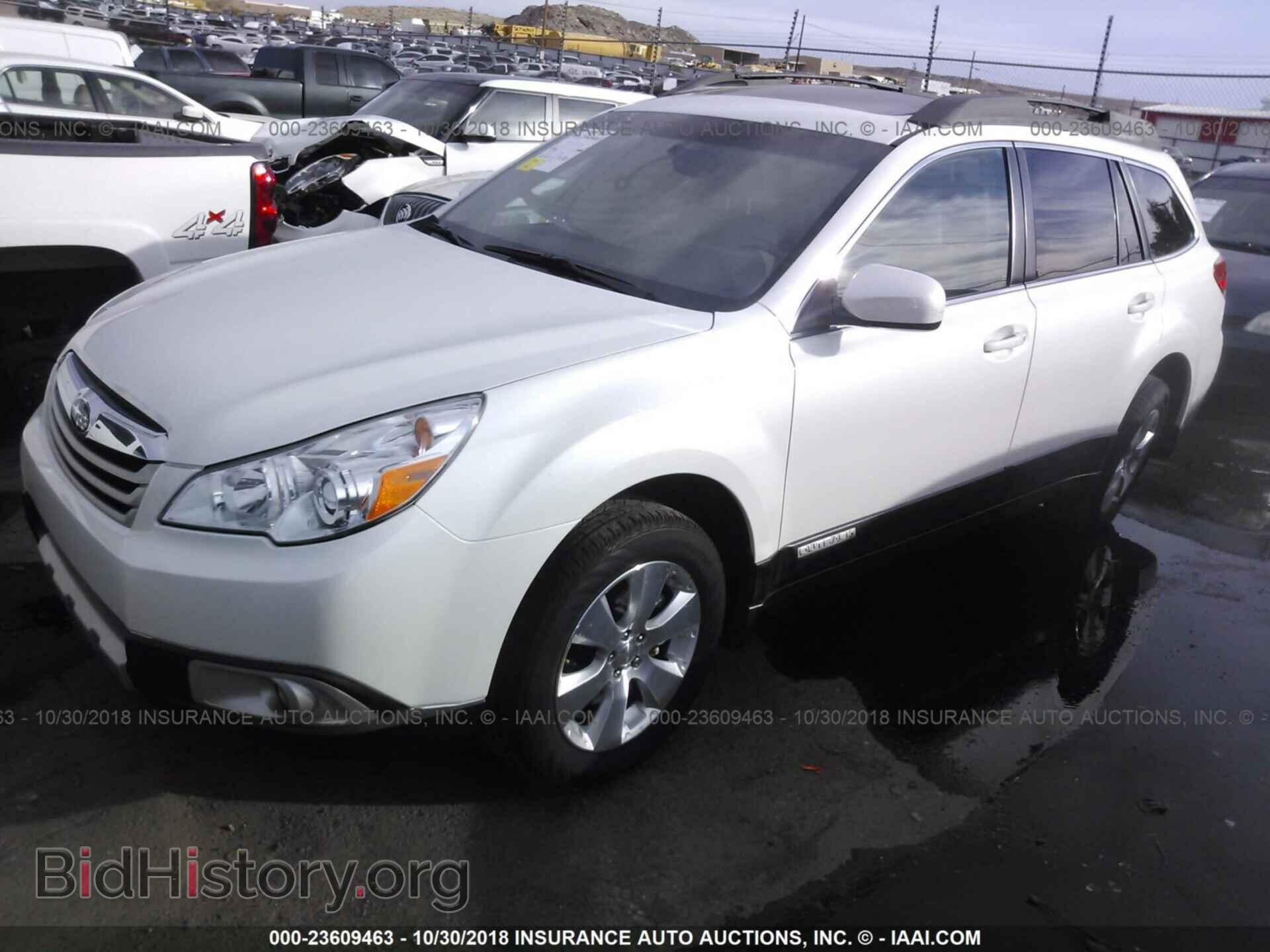 2011 Subaru Outback - VIN: 4S4BRDLC8B2372930 - Фото 2
