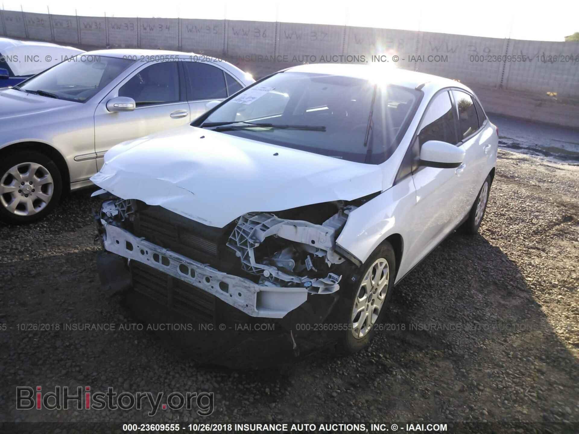2012 Ford Focus - VIN: 1FAHP3F22CL207488 - Photo 2