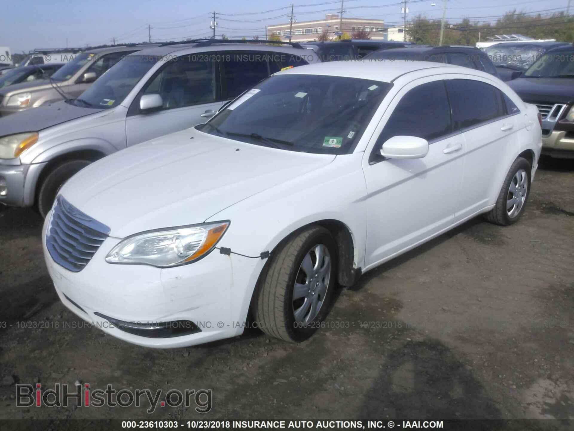 2012 Chrysler 200 - VIN: 1C3CCBAB6CN145135 - Фото 2