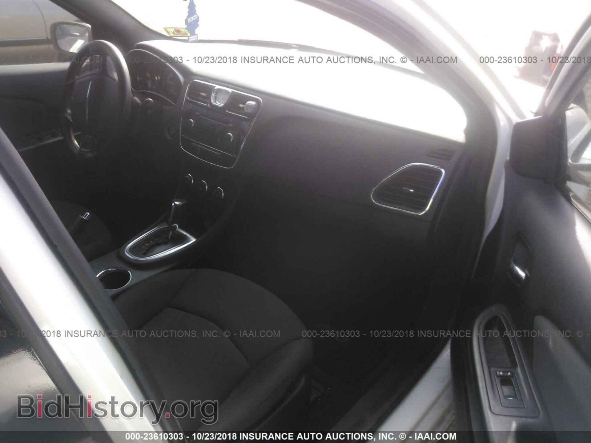 2012 Chrysler 200 - VIN: 1C3CCBAB6CN145135 - Фото 5