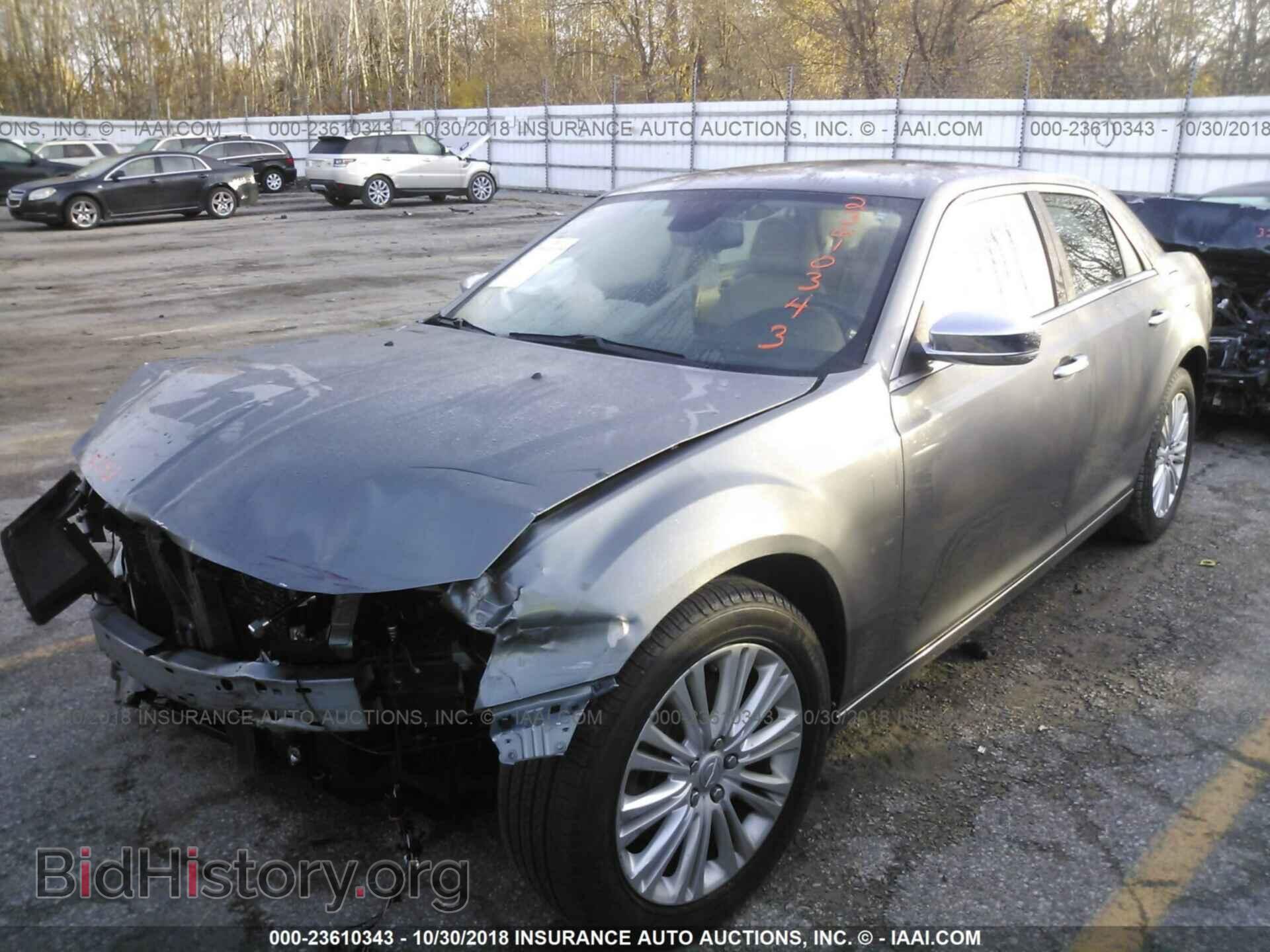 2012 CHRYSLER 300 - VIN: 2C3CCAHG0CH232985 - Фото 2