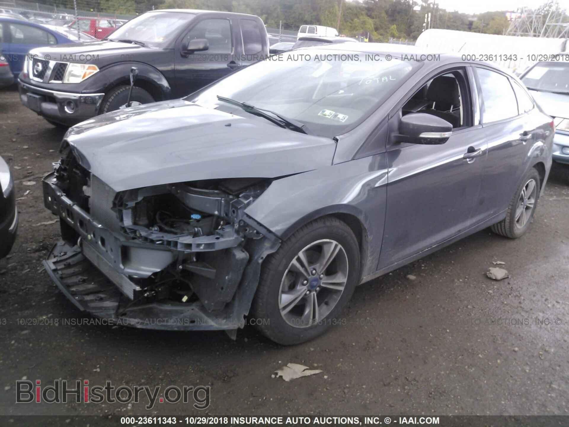 2017 Ford Focus - VIN: 1FADP3FE5HL335918 - Photo 2