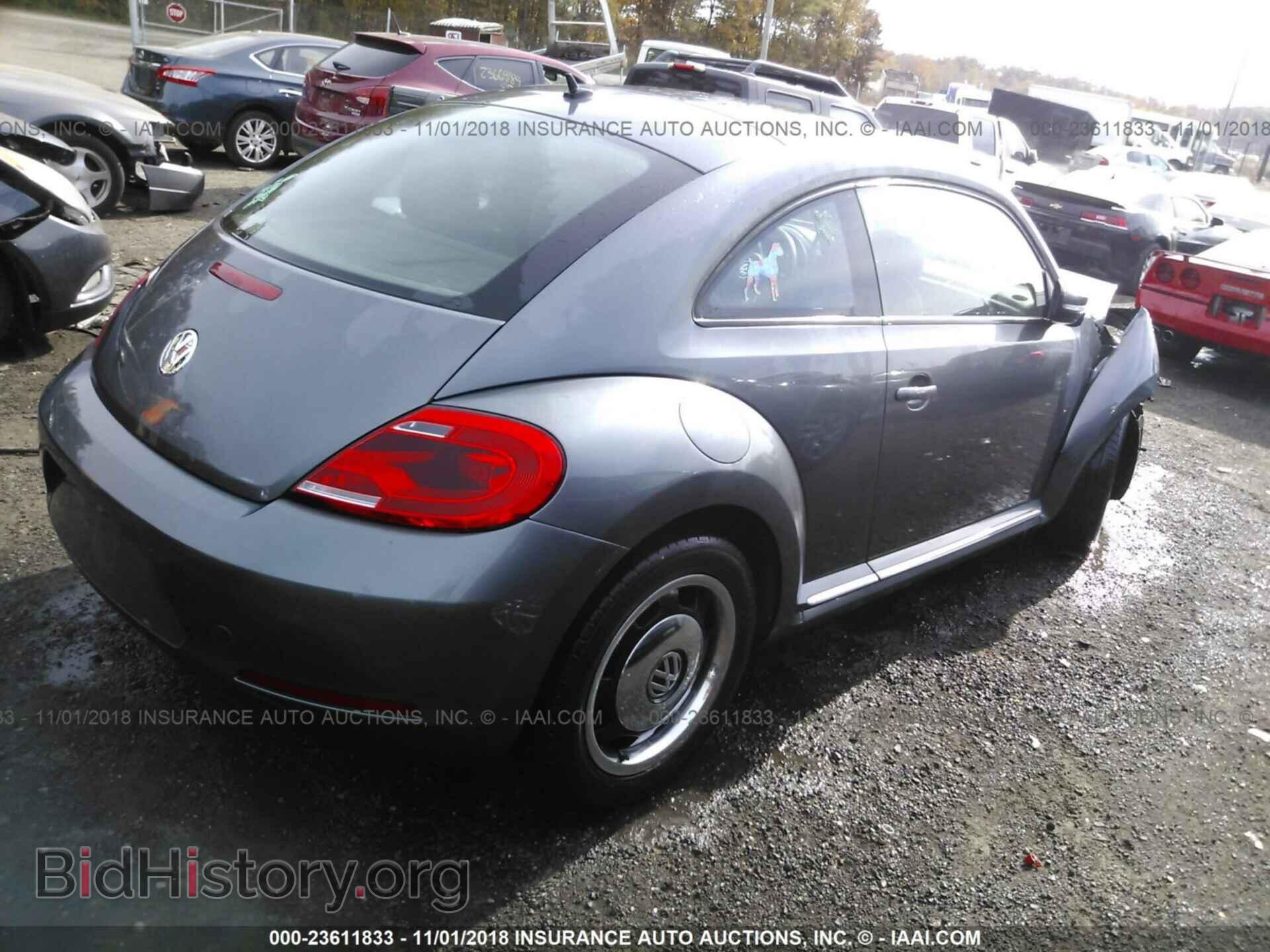 2012 Volkswagen Beetle - VIN: 3VWJP7AT1CM628603 - Фото 4
