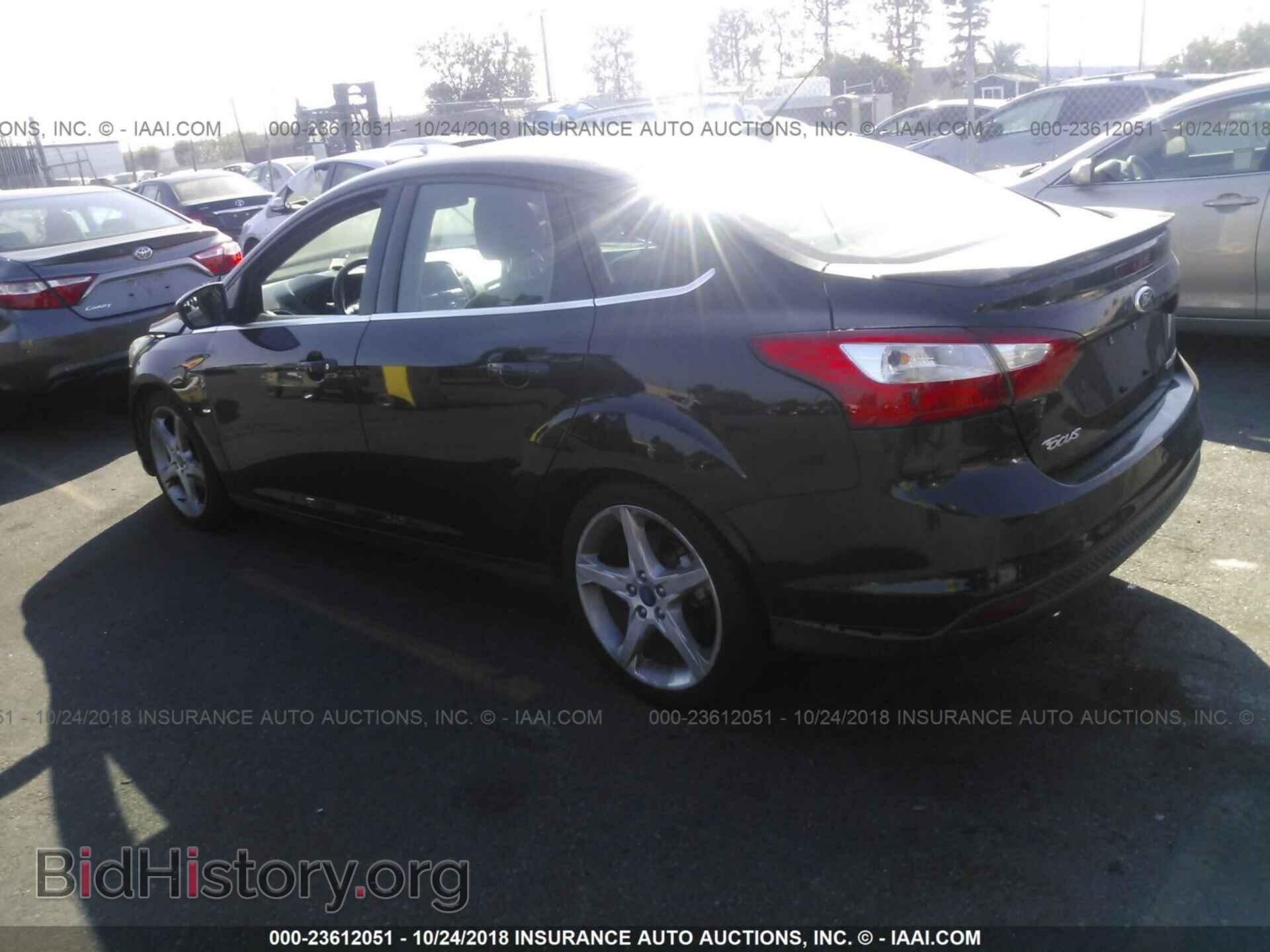 2012 Ford Focus - VIN: 1FAHP3J22CL302012 - Фото 3