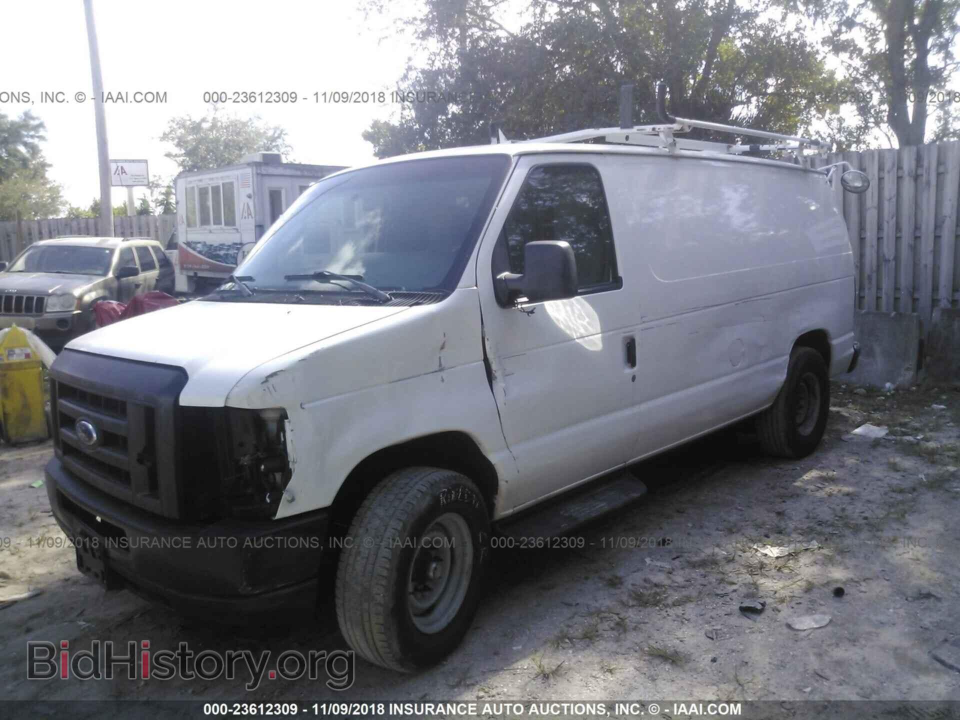 2011 Ford Econoline - VIN: 1FTNE1EW2BDA48413 - Фото 2