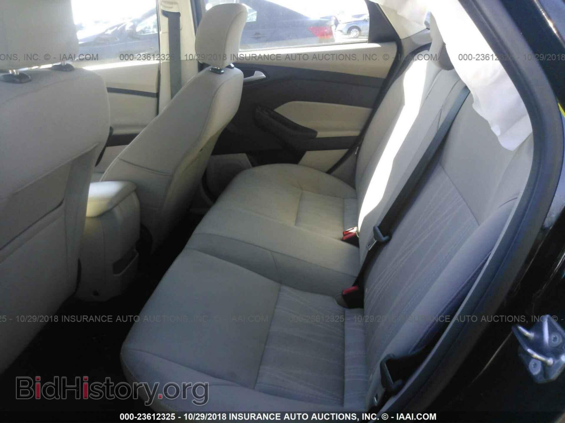 2016 Ford Focus - VIN: 1FADP3F23GL203972 - Photo 8