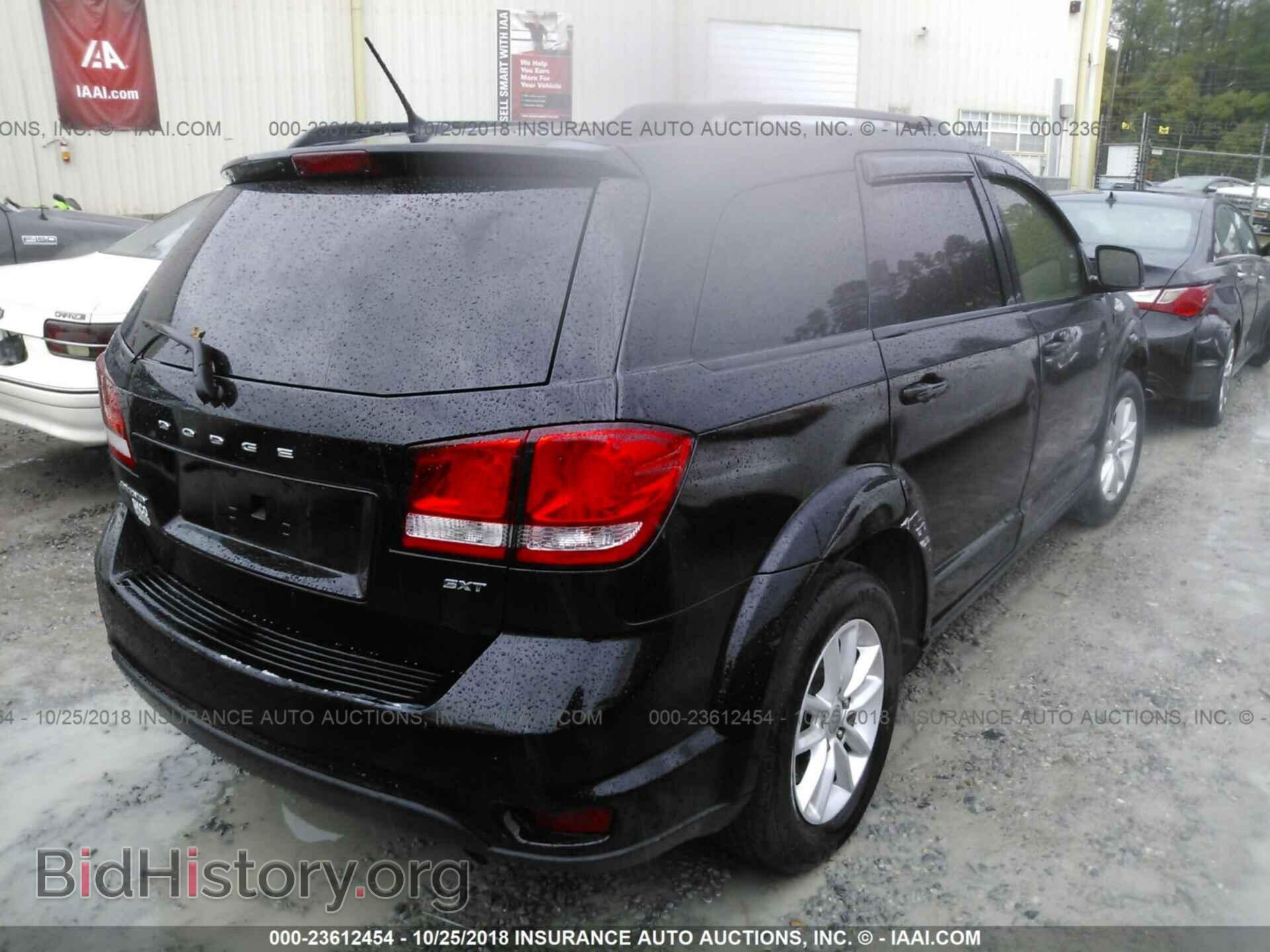 2015 Dodge Journey - VIN: 3C4PDCBB9FT677014 - Photo 4